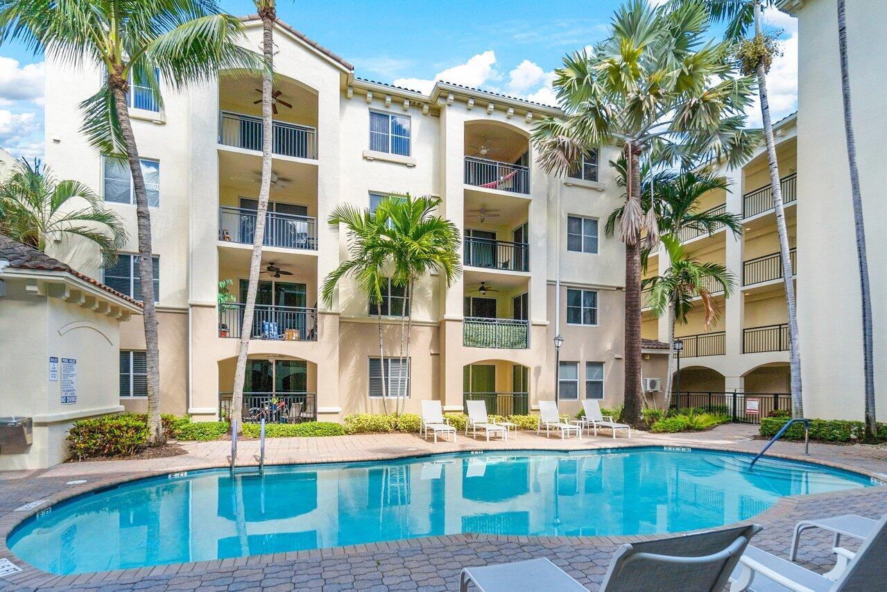 1 Renaissance Way 416