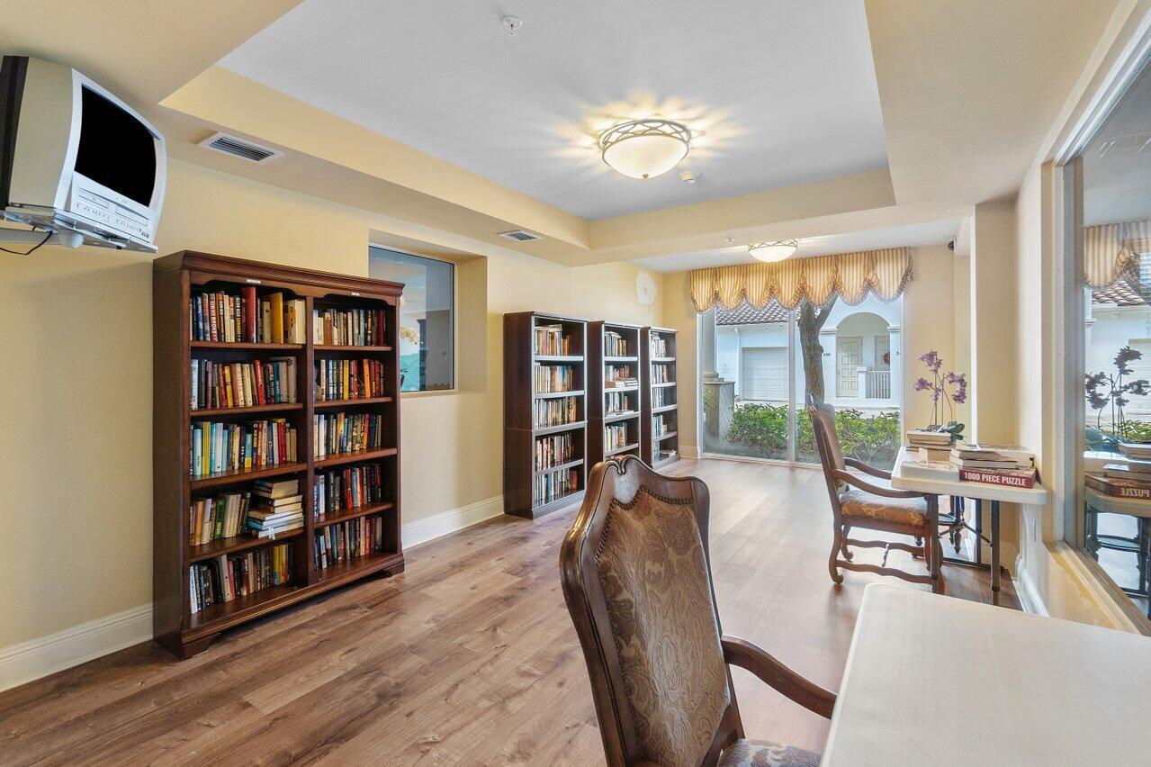 1 Renaissance Way 416
