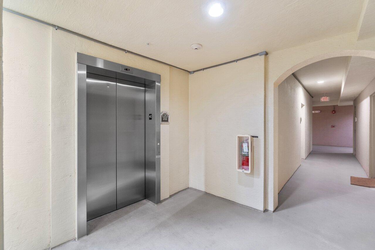 1 Renaissance Way 416