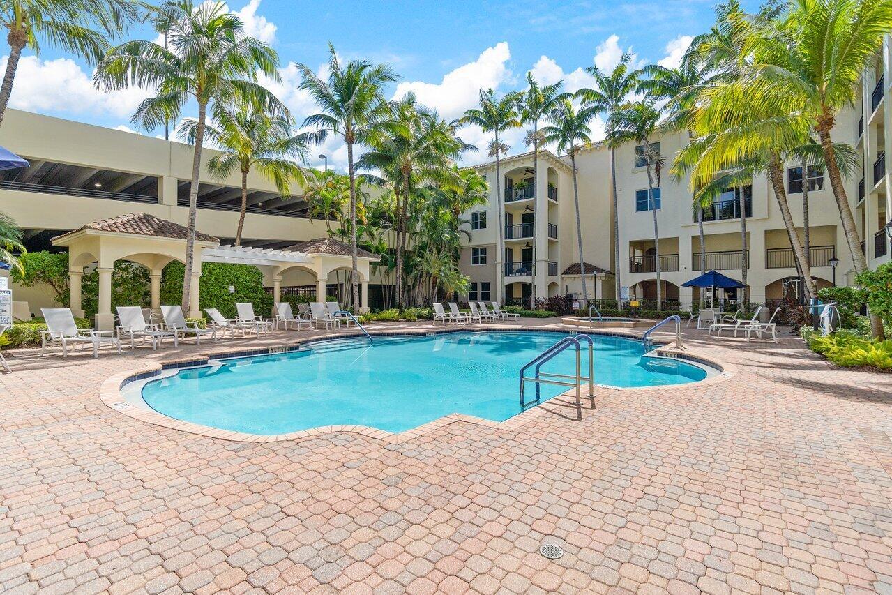 1 Renaissance Way 416