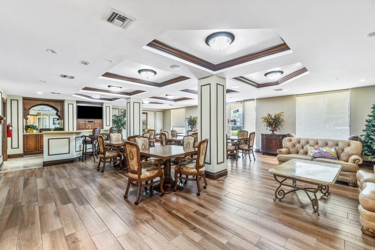 1 Renaissance Way 416