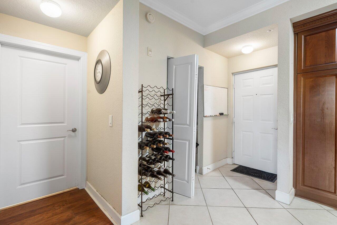 1 Renaissance Way 416