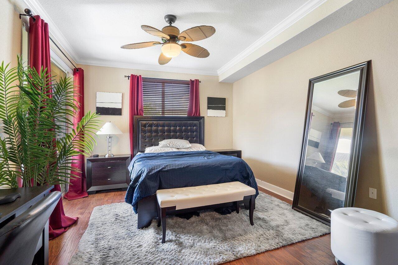 1 Renaissance Way 416