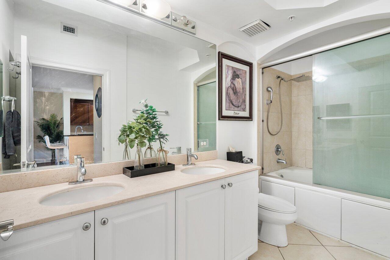 1 Renaissance Way 416