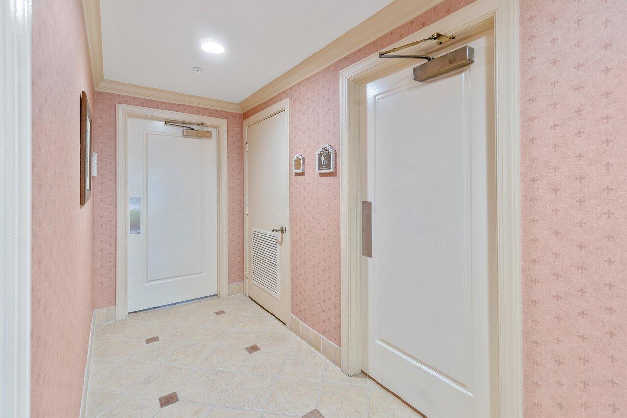 1 Renaissance Way 416