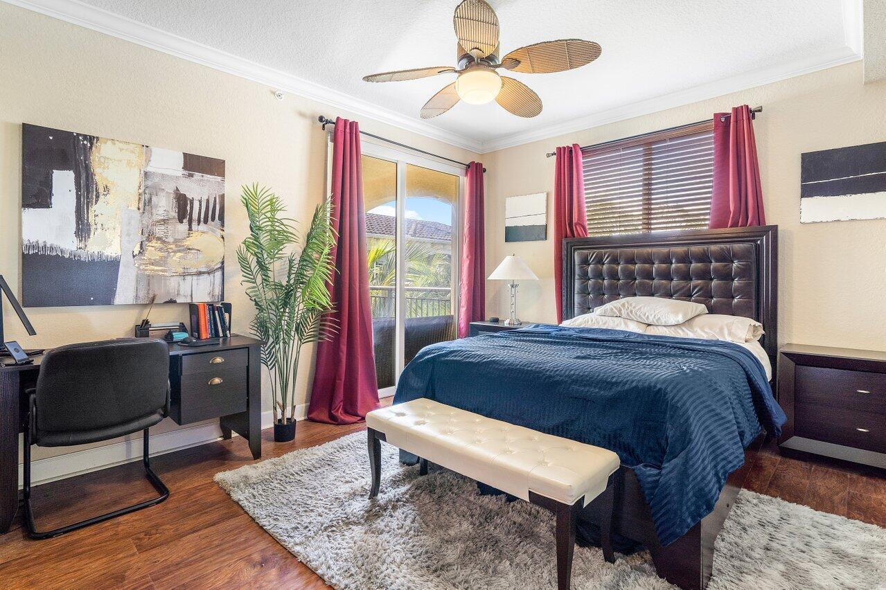 1 Renaissance Way 416