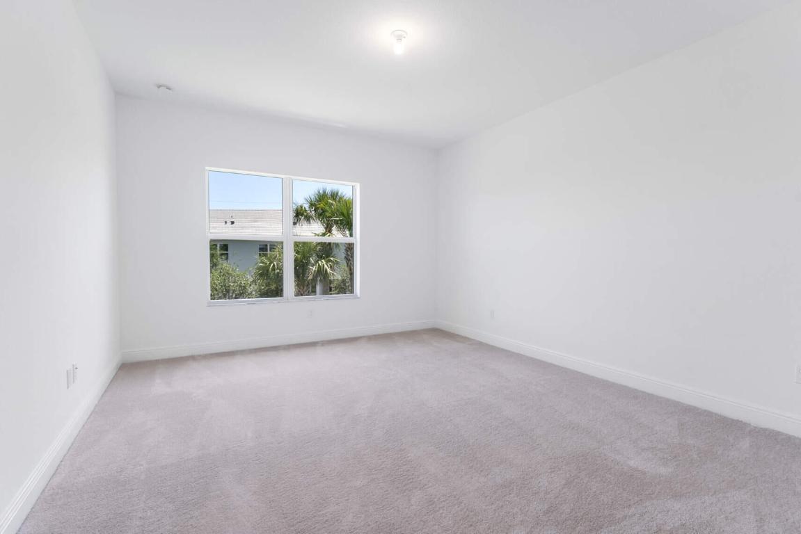 552 Sanderling Circle