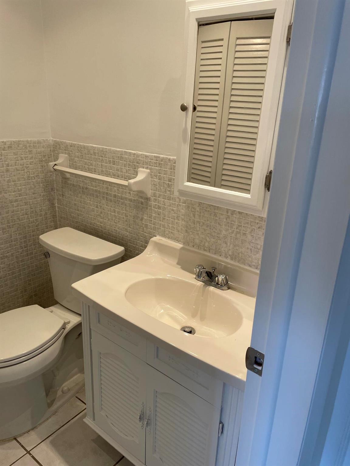 2000 Diana Drive 304