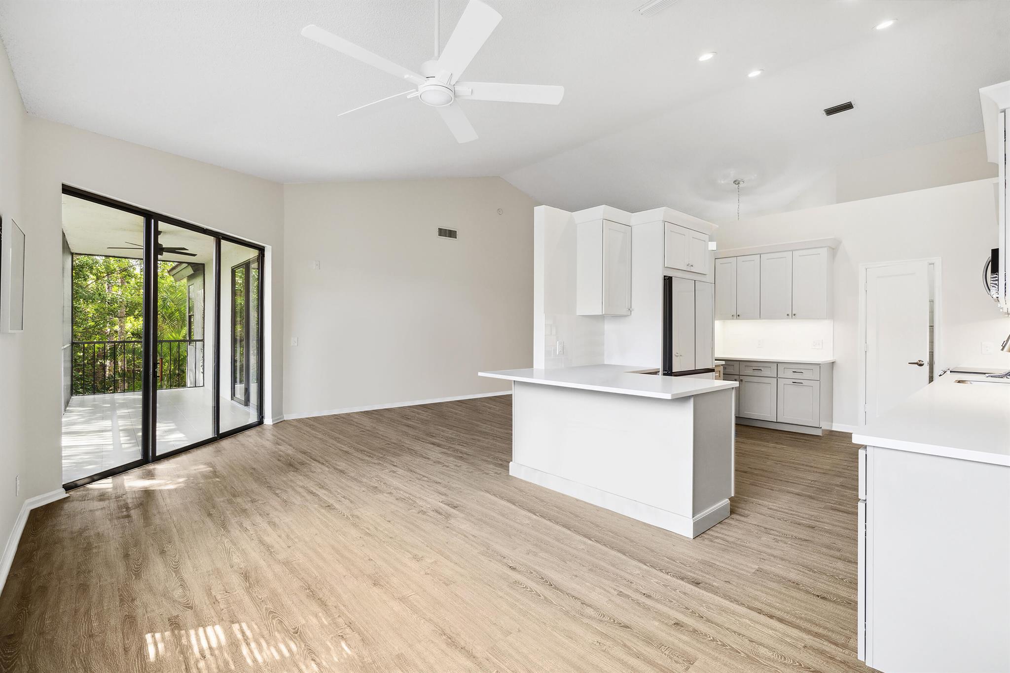 5780 Coach House Circle H