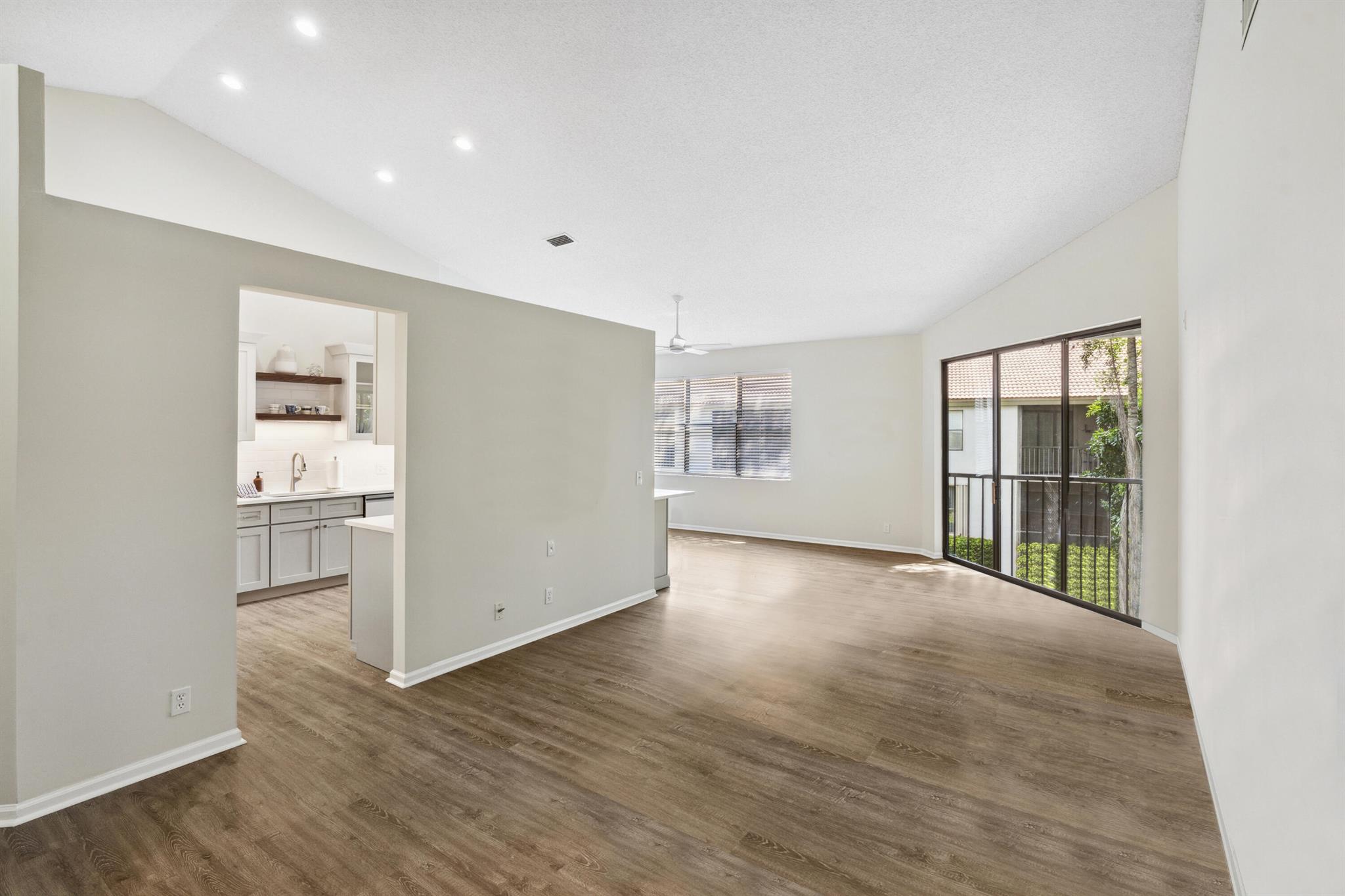 5780 Coach House Circle H