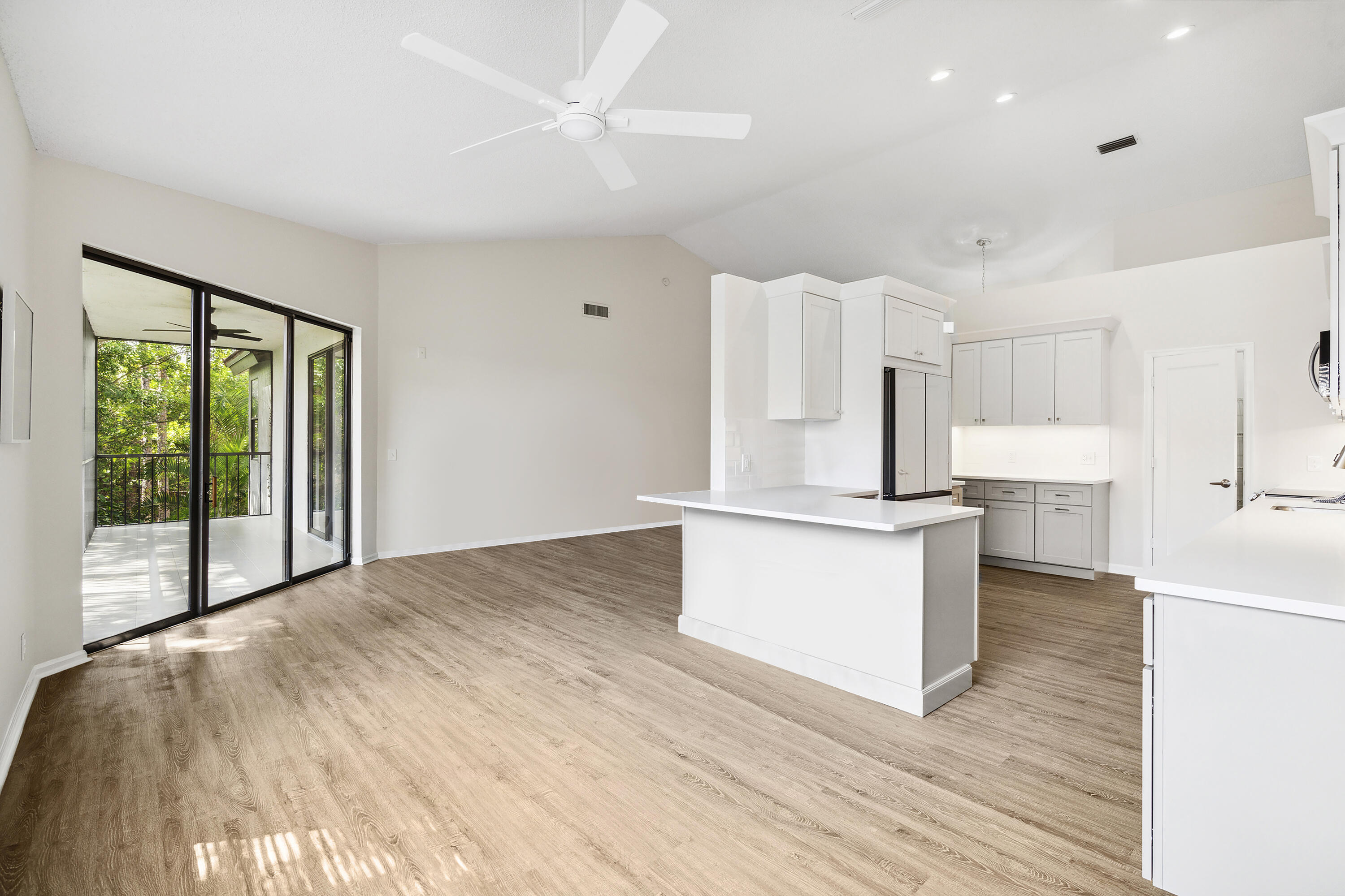 5780 Coach House Circle H