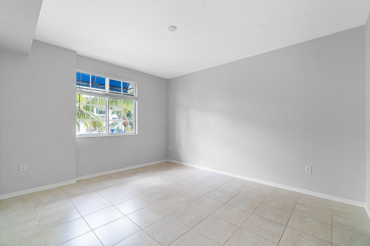 255 NE 3rd Avenue 2416