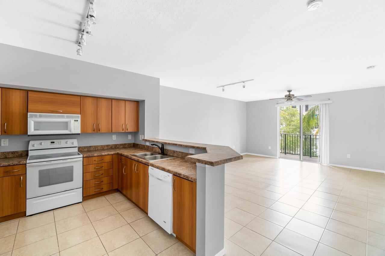 255 NE 3rd Avenue 2416