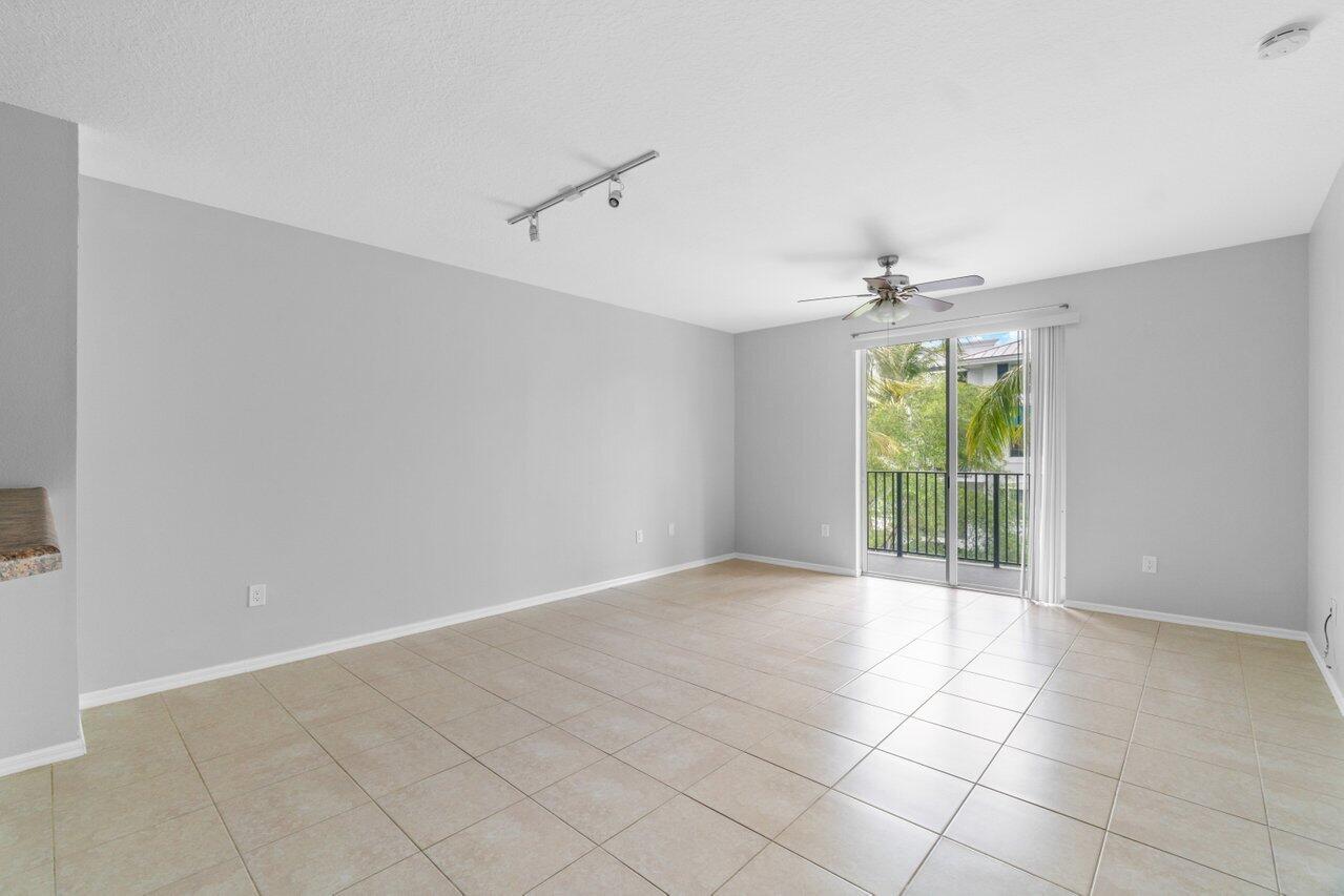 255 NE 3rd Avenue 2416