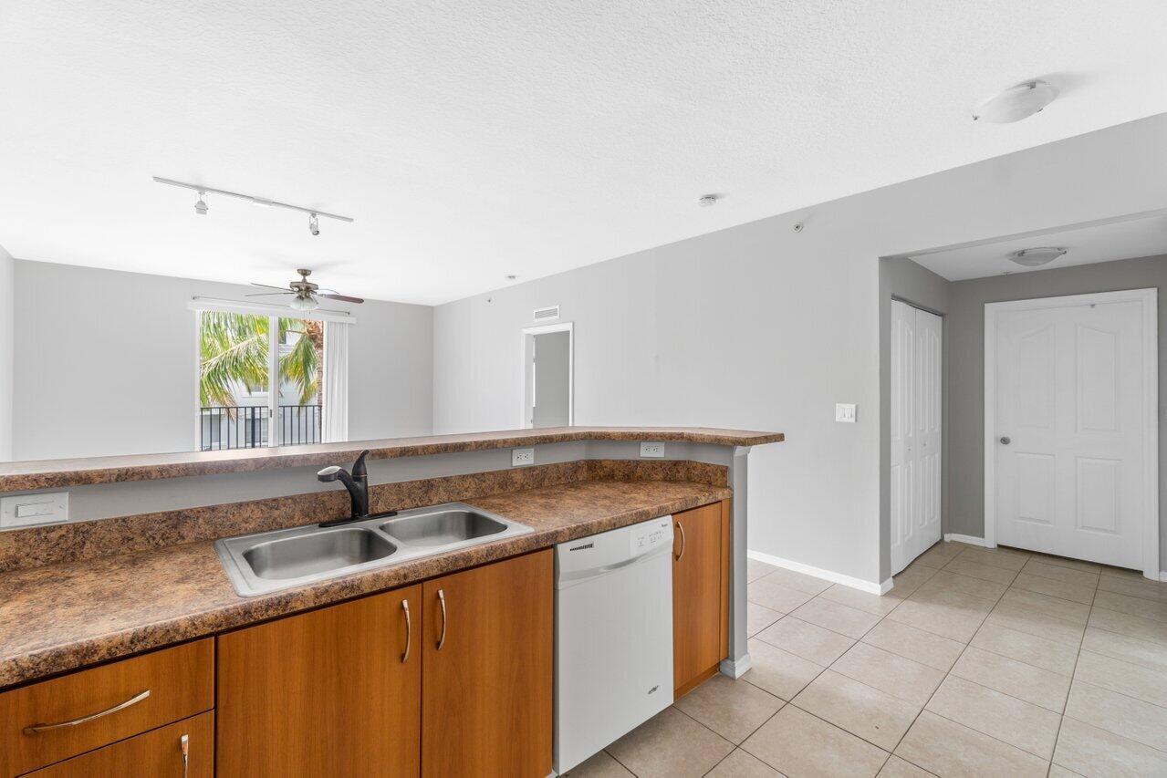 255 NE 3rd Avenue 2416