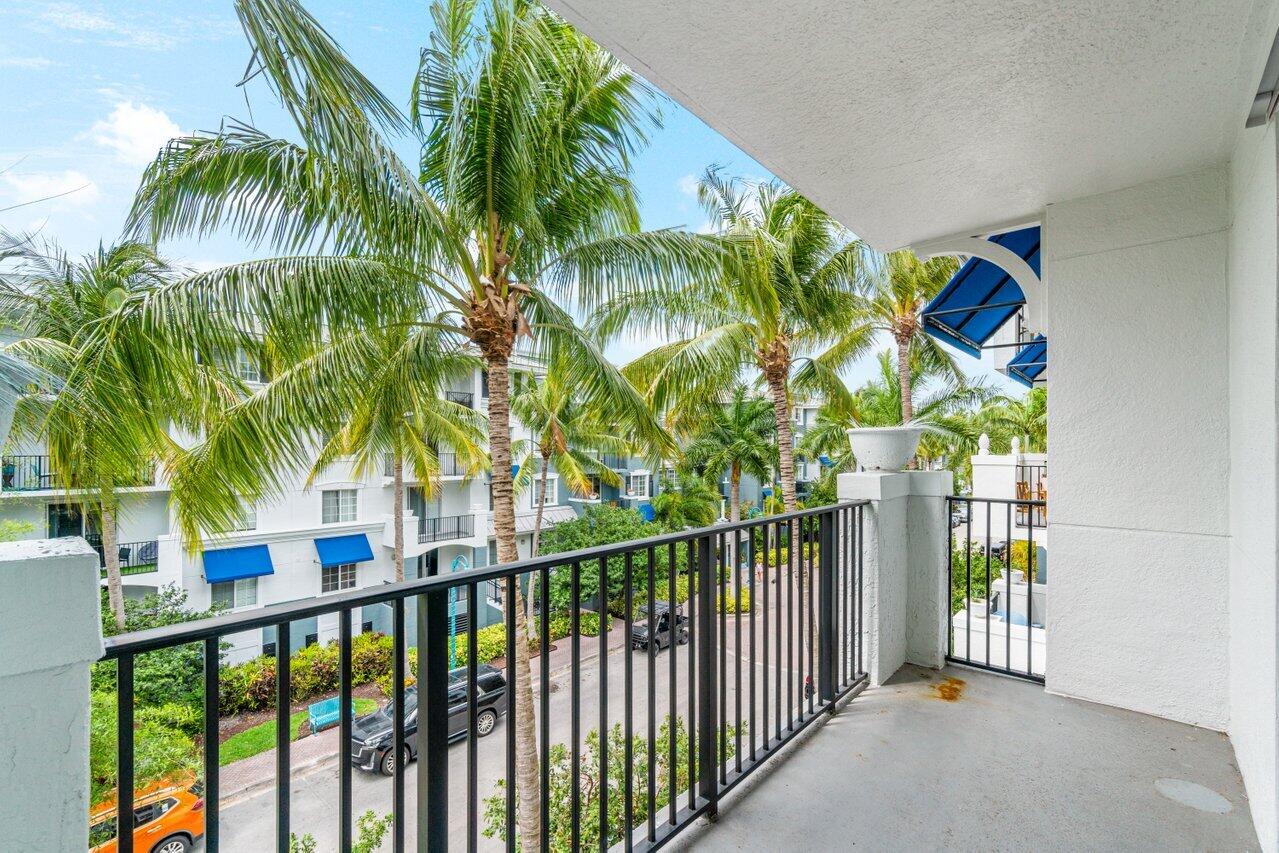 255 NE 3rd Avenue 2416