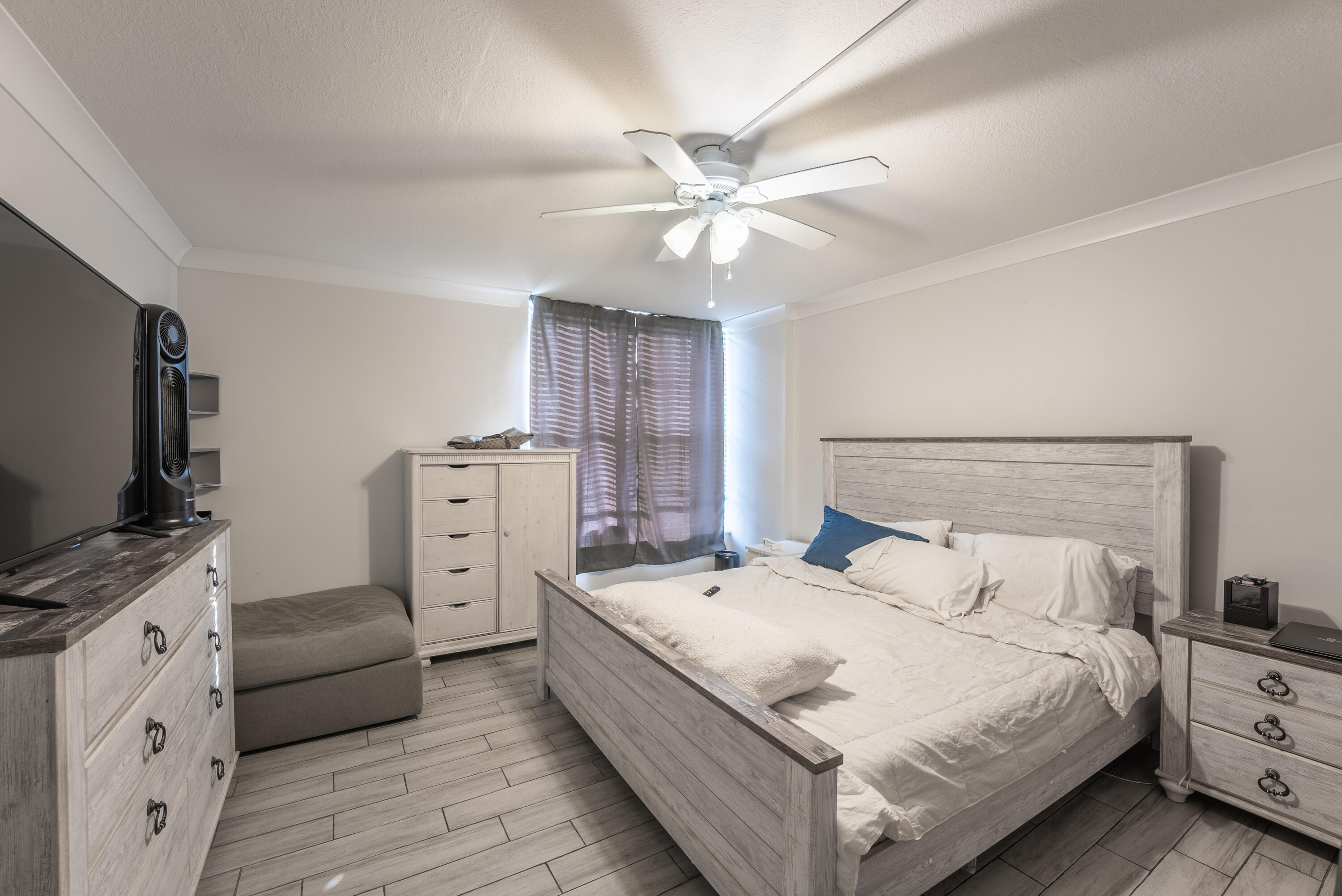 8 Royal Palm Way 203