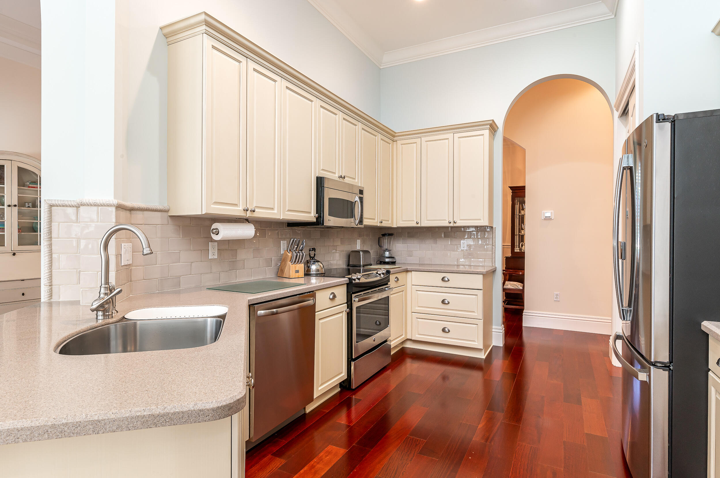 2712 NE 31st Court