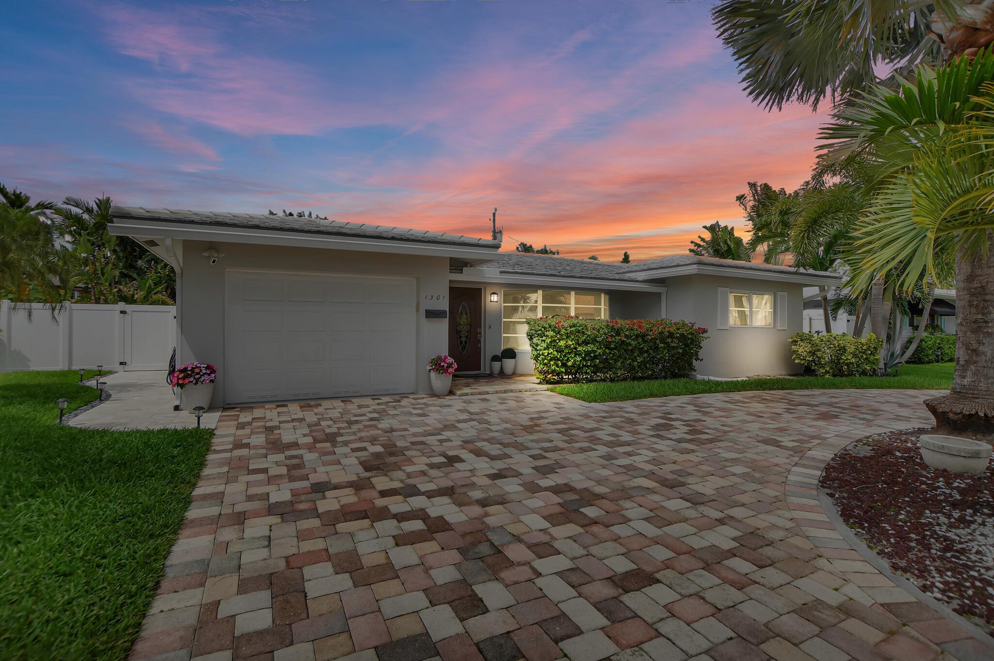 1301 SE 14 Drive