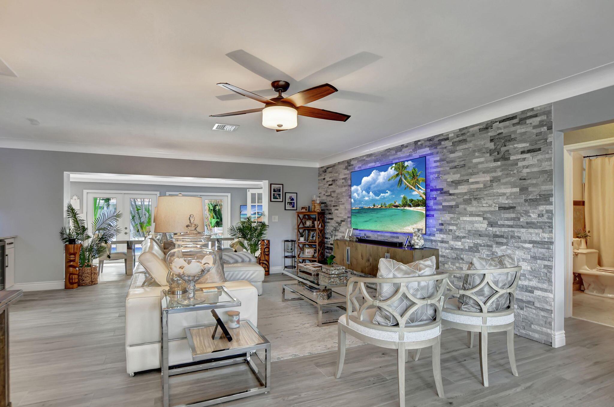 1301 SE 14 Drive