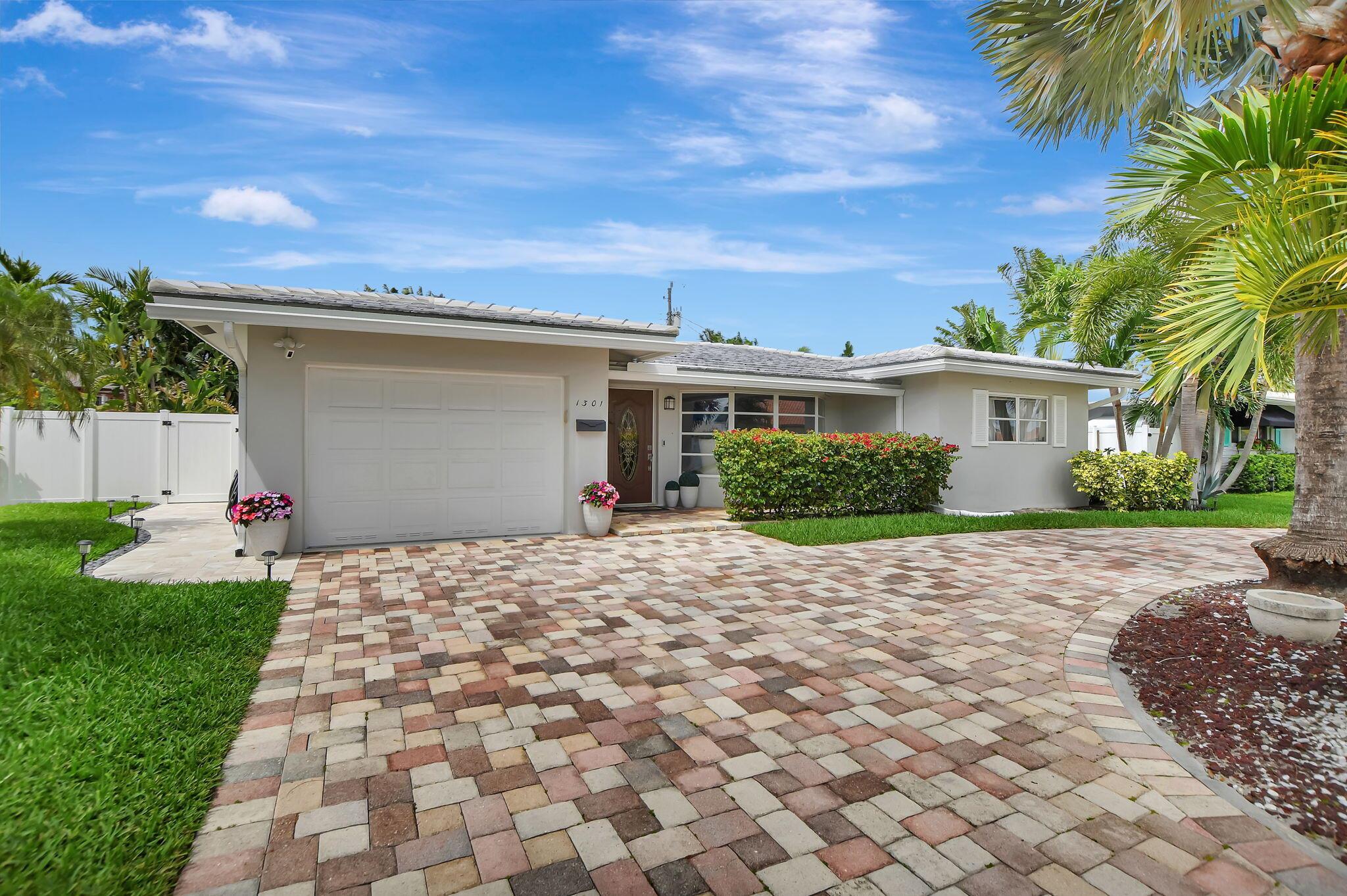 1301 SE 14 Drive