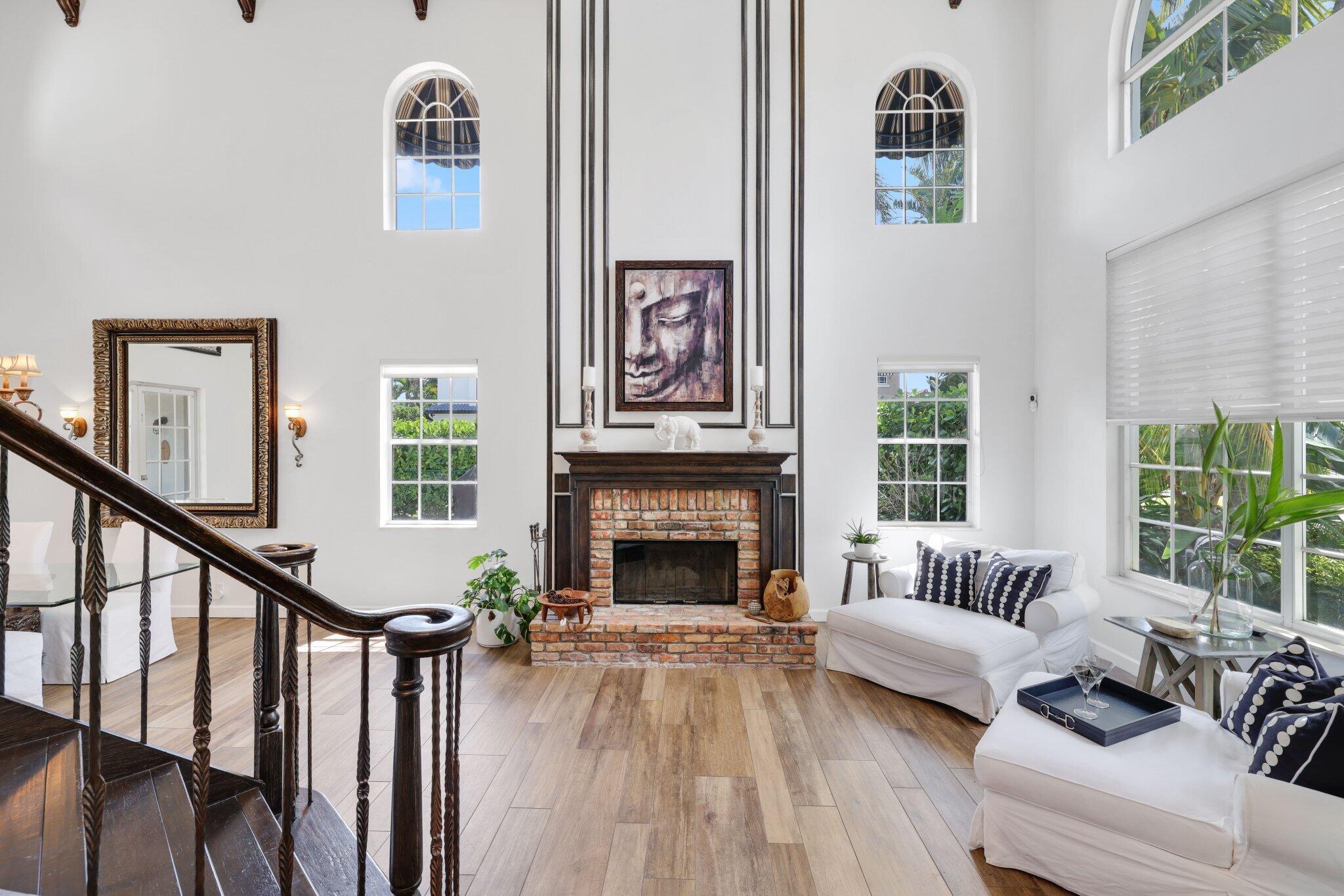 305 SW 17th Street