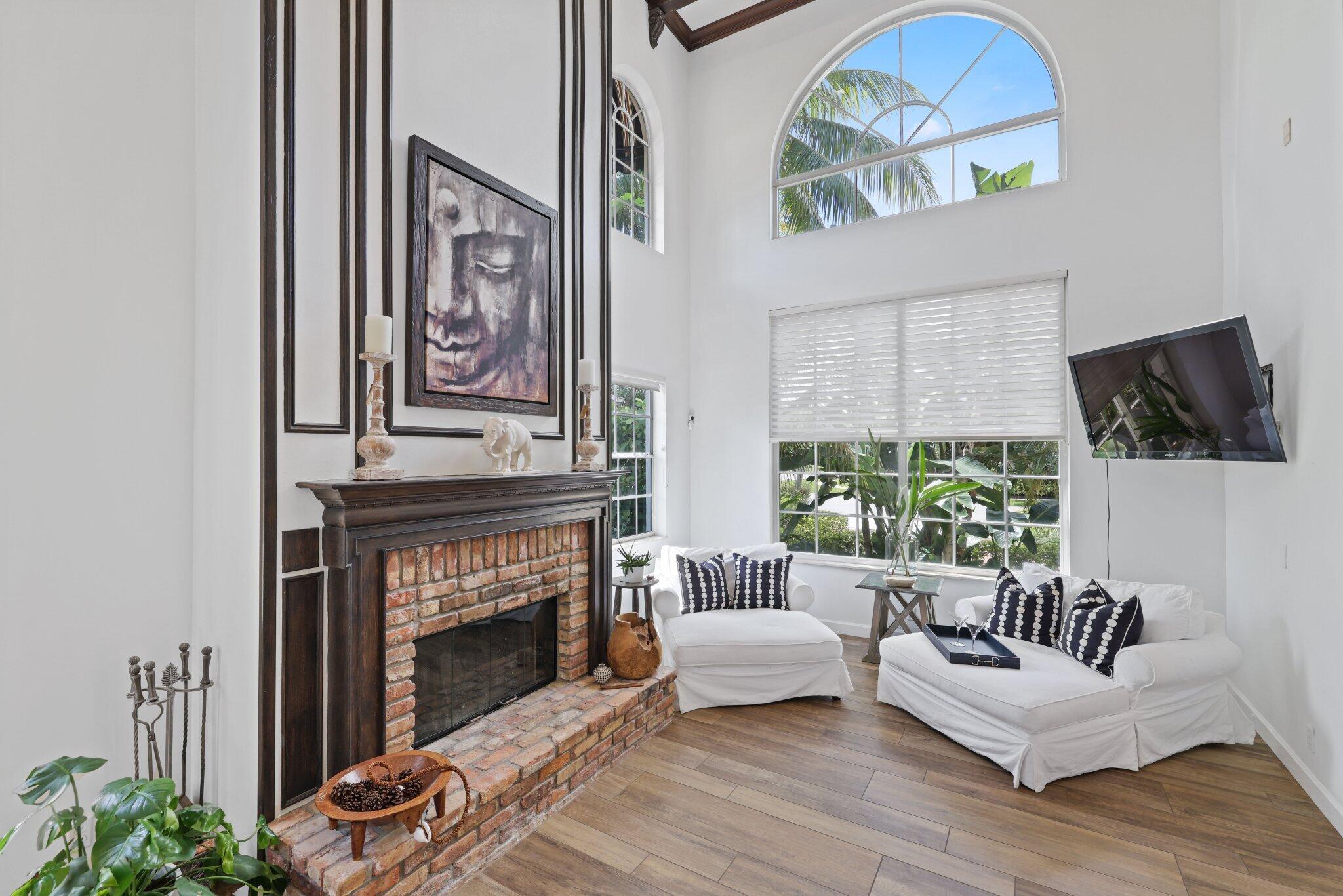 305 SW 17th Street