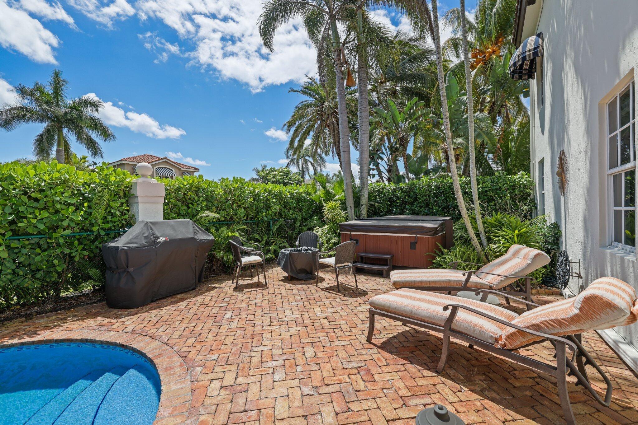 305 SW 17th Street