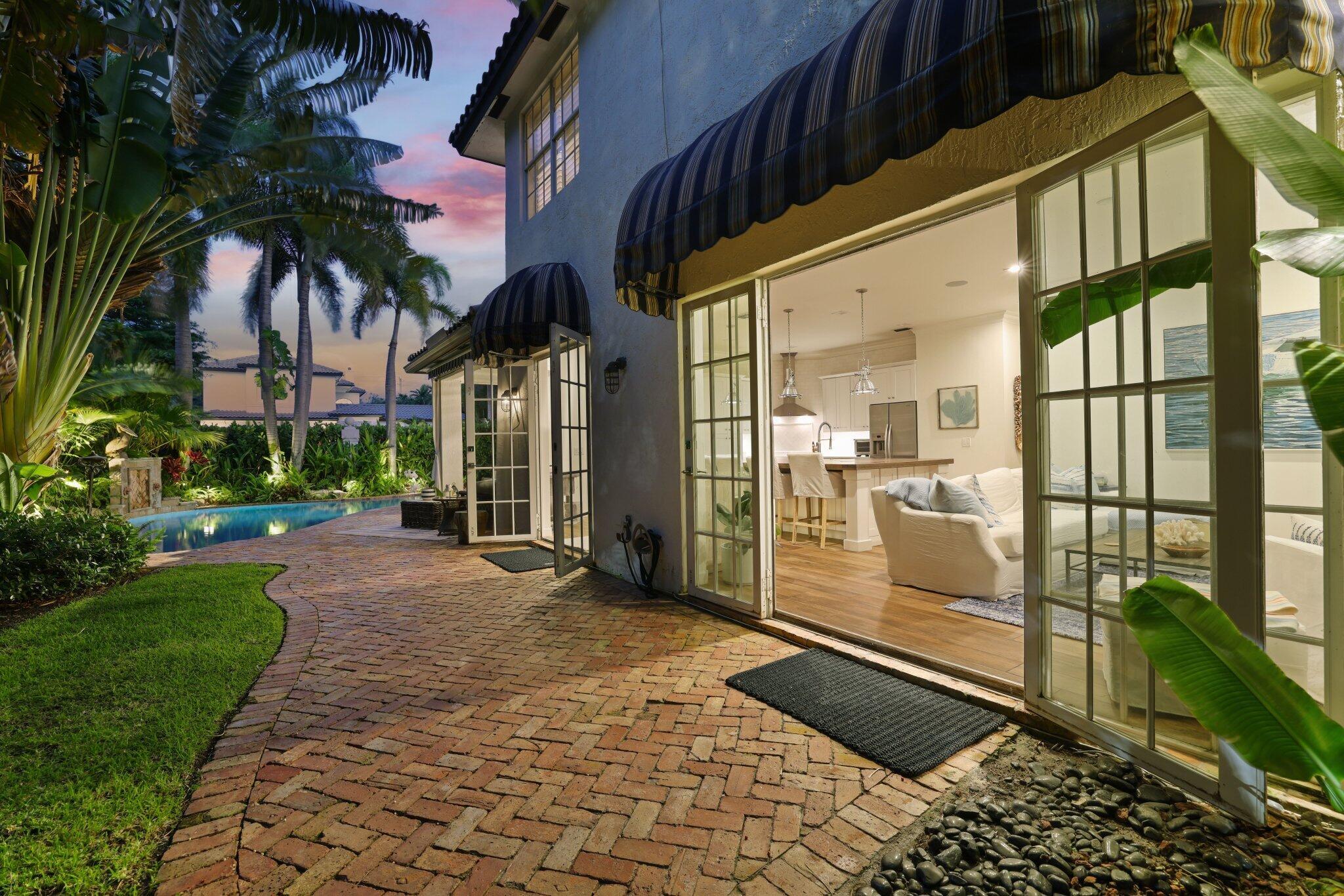 305 SW 17th Street