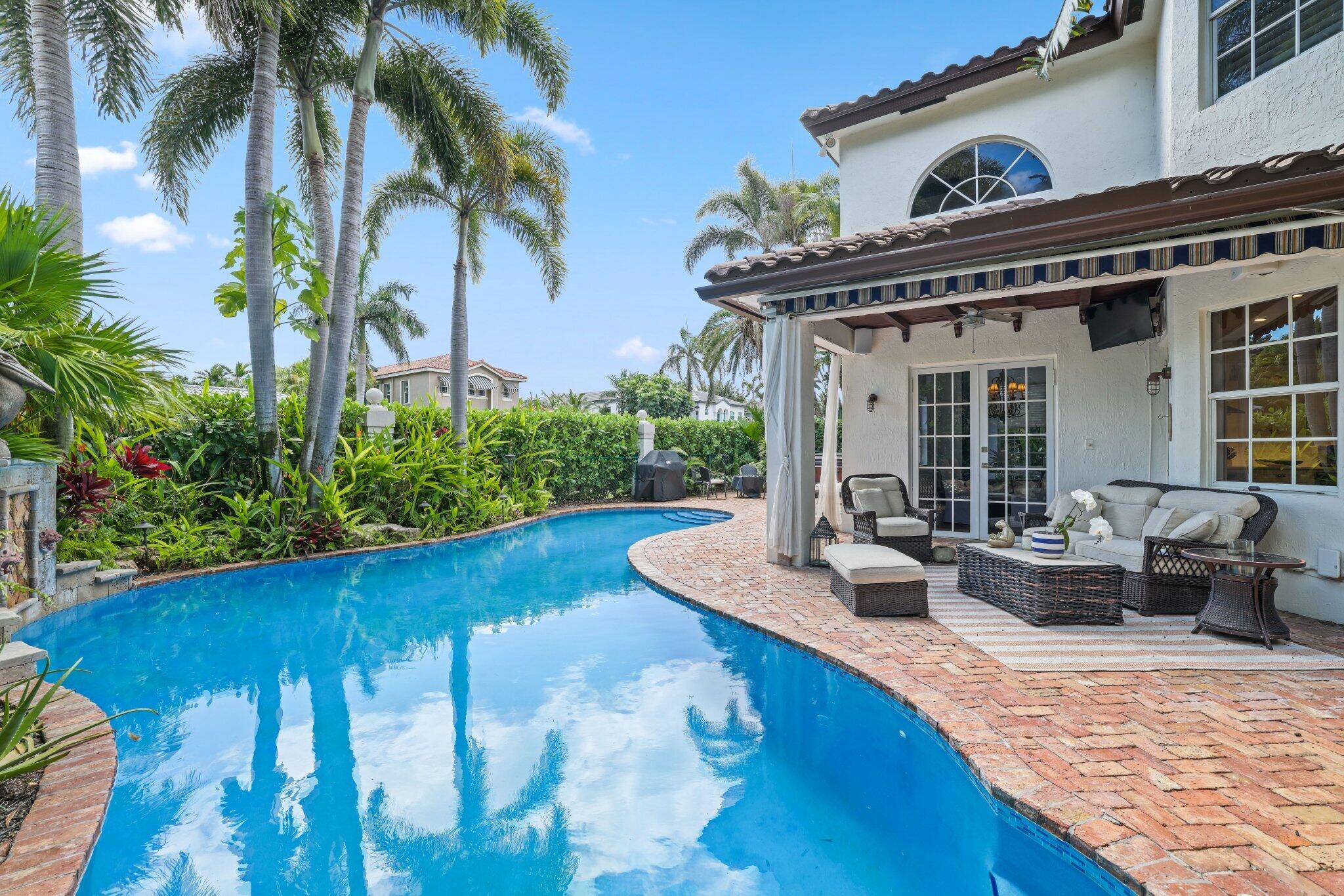 305 SW 17th Street