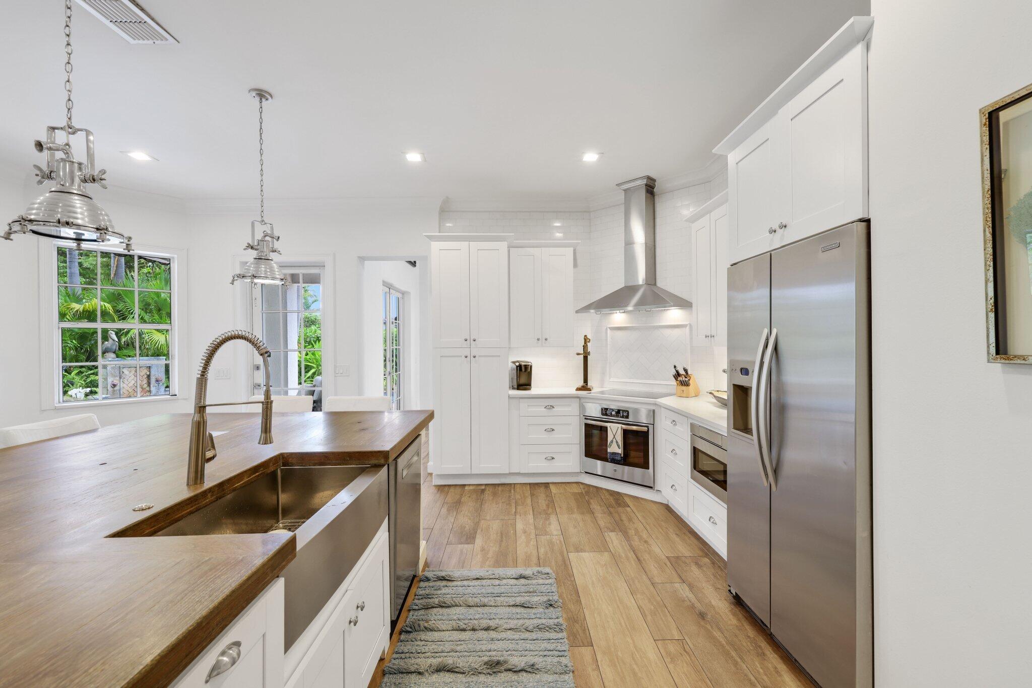 305 SW 17th Street