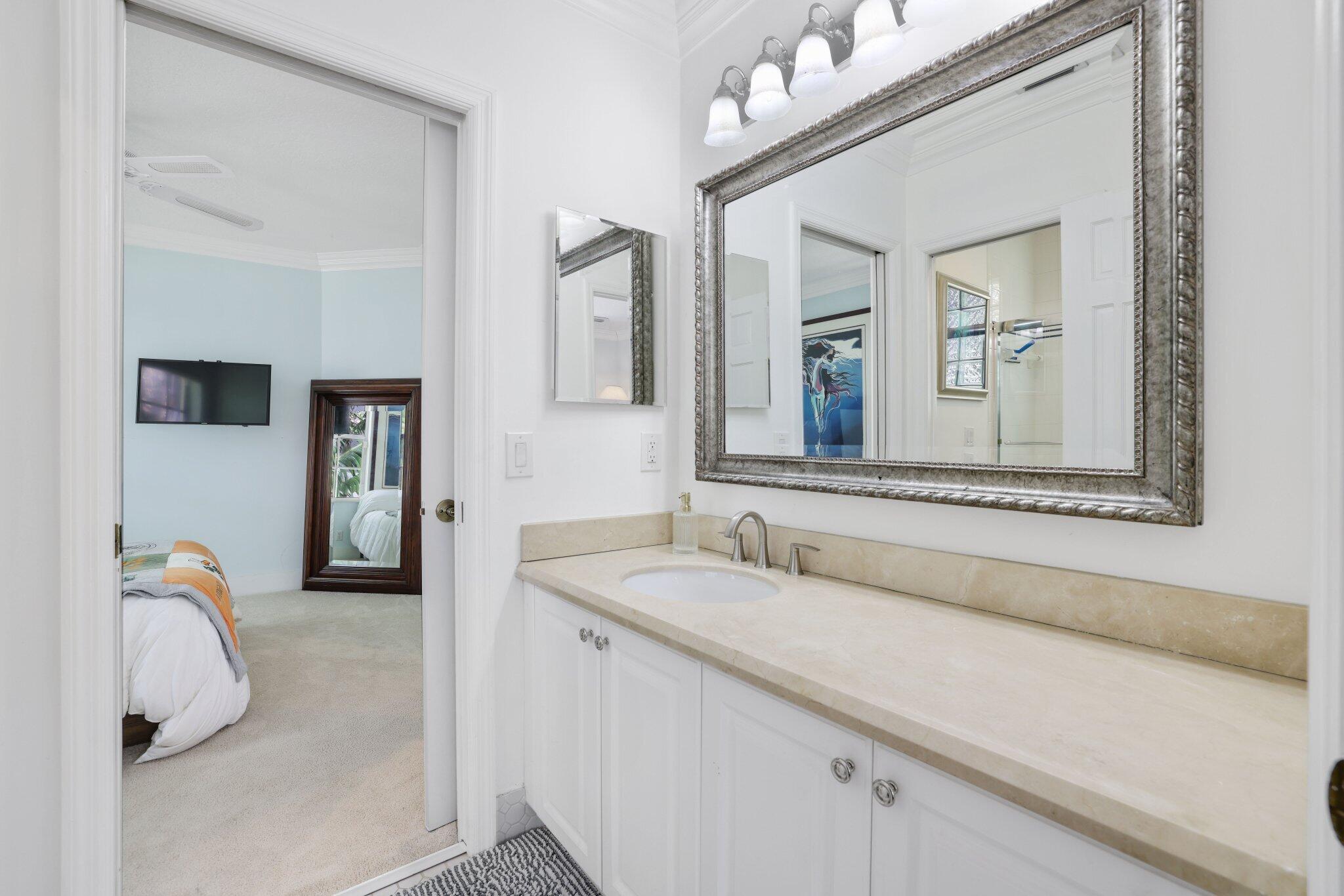 305 SW 17th Street