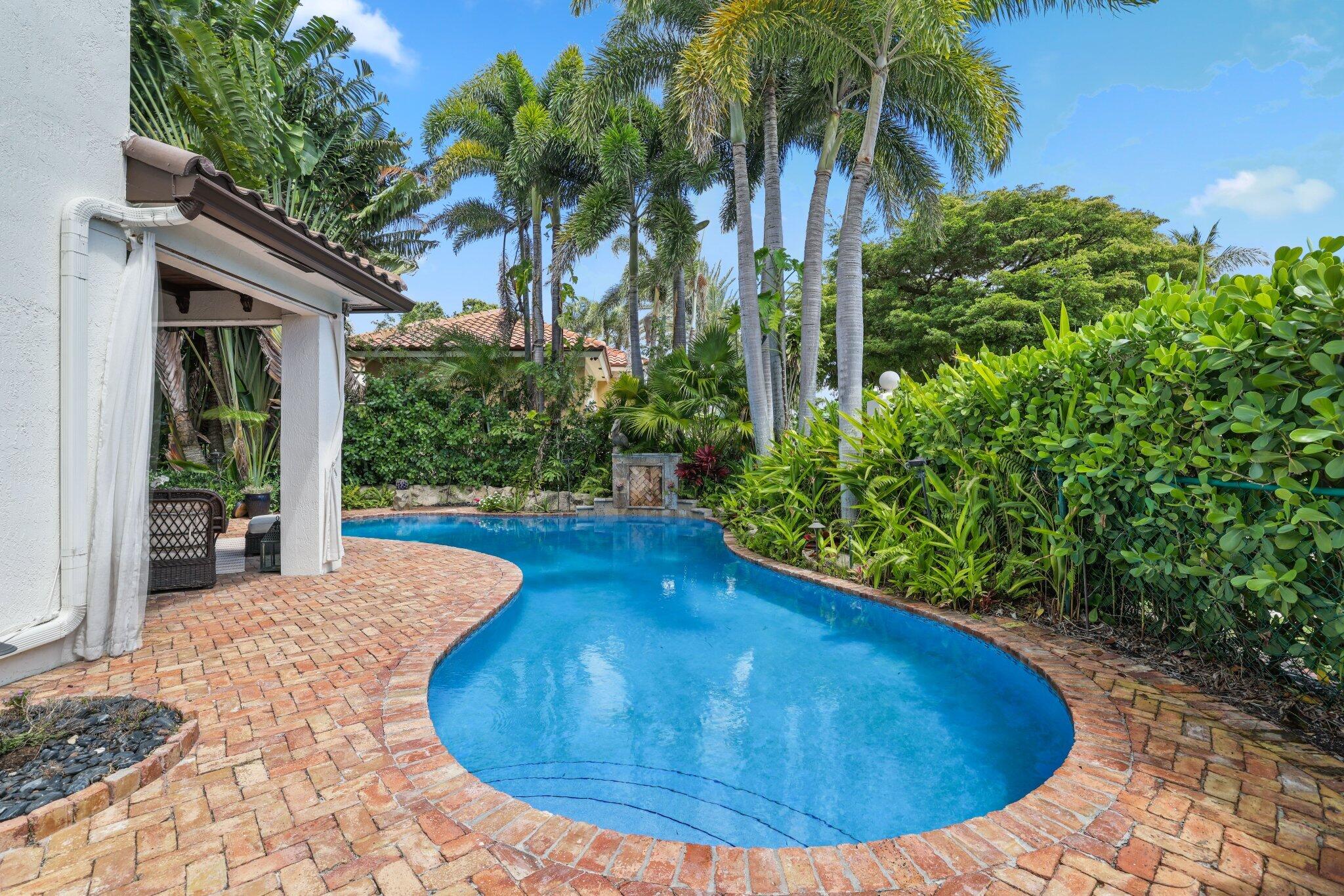 305 SW 17th Street