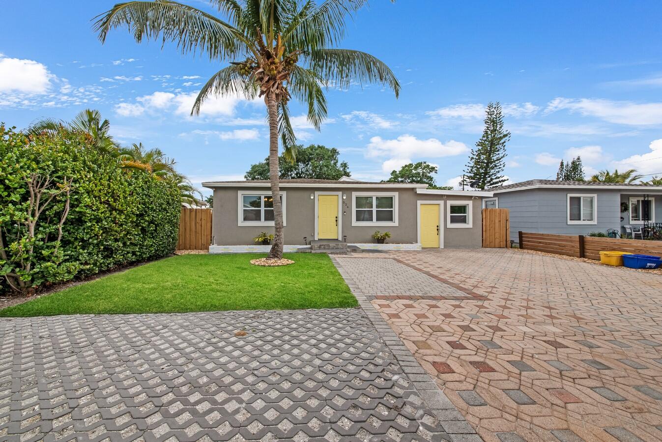 526 W Perry Street A, Lantana