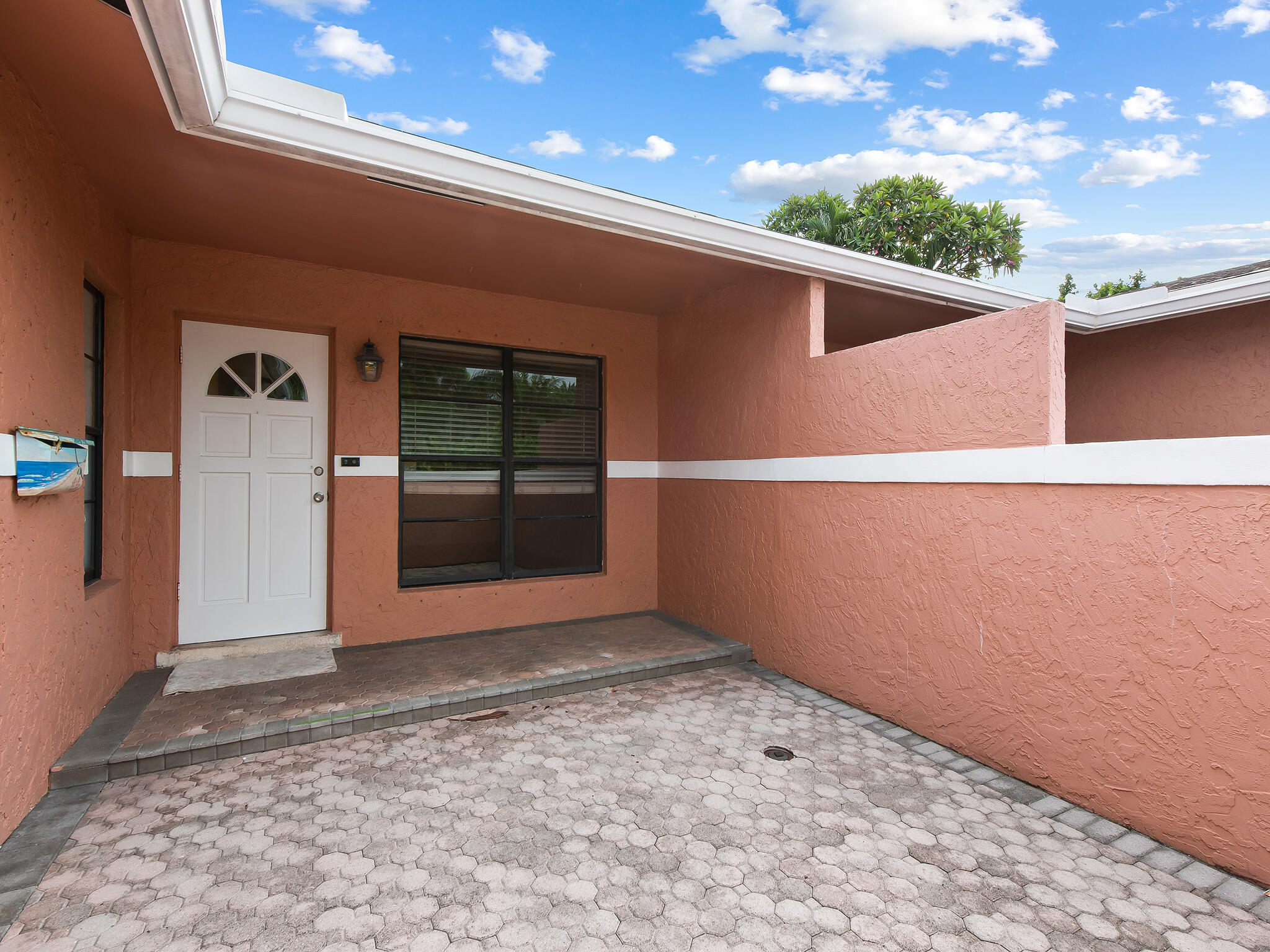 280 NE Wavecrest Way