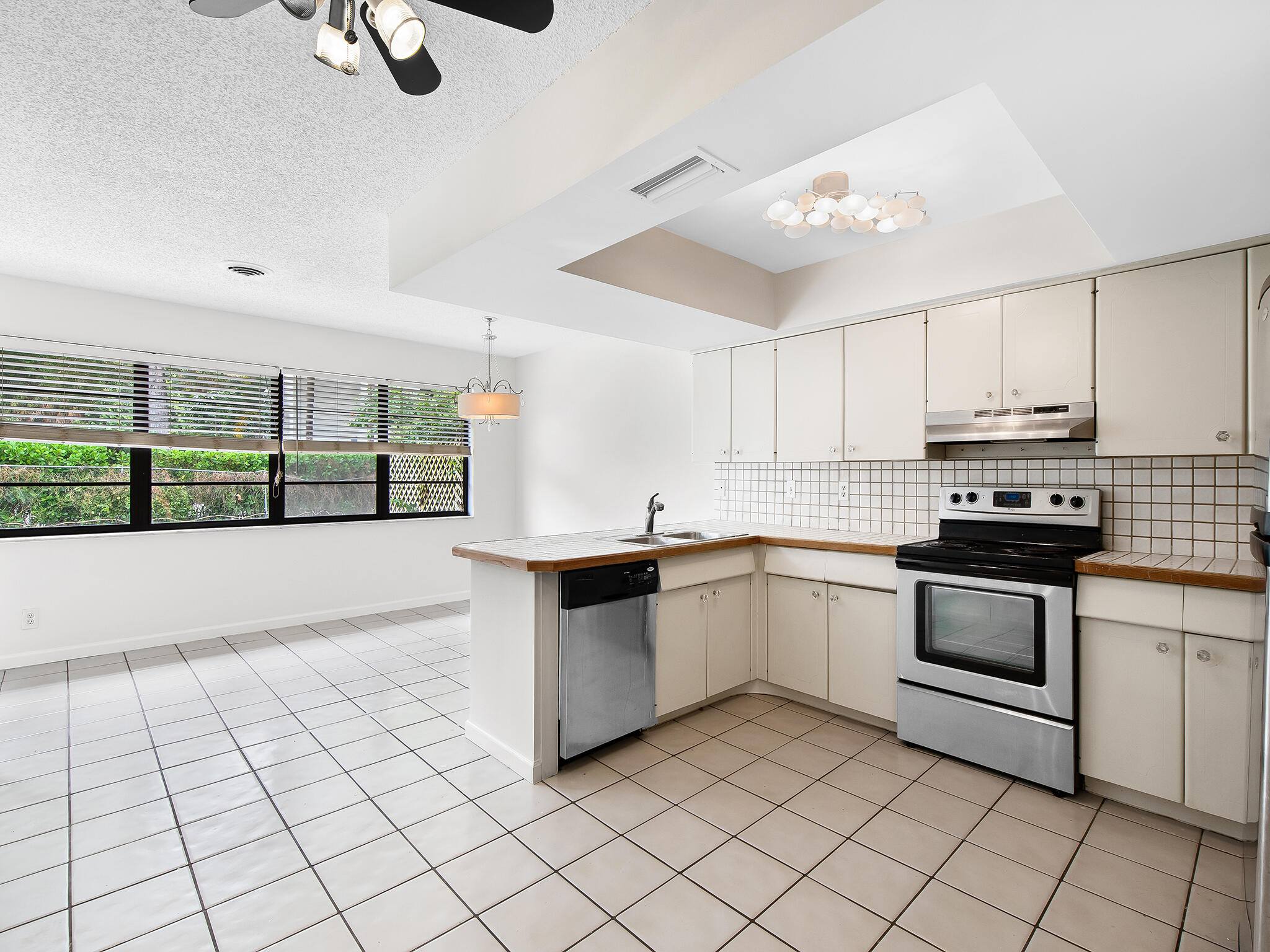 280 NE Wavecrest Way