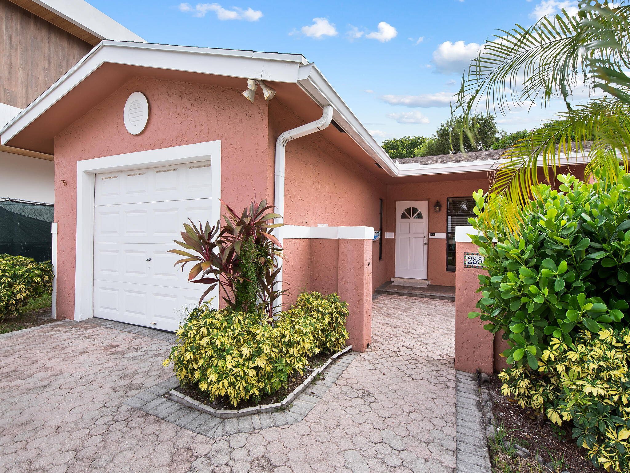 280 NE Wavecrest Way