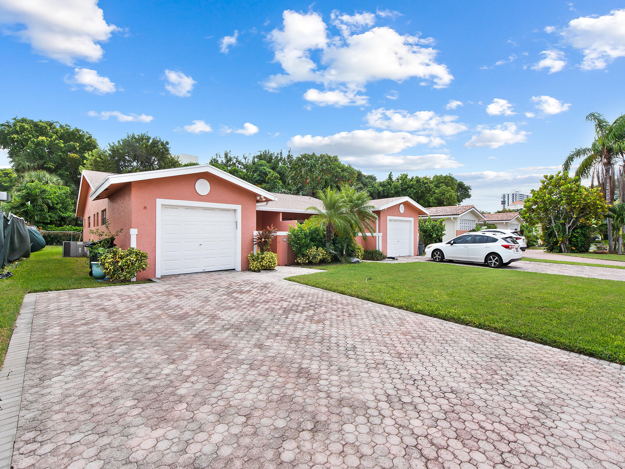 280 NE Wavecrest Way