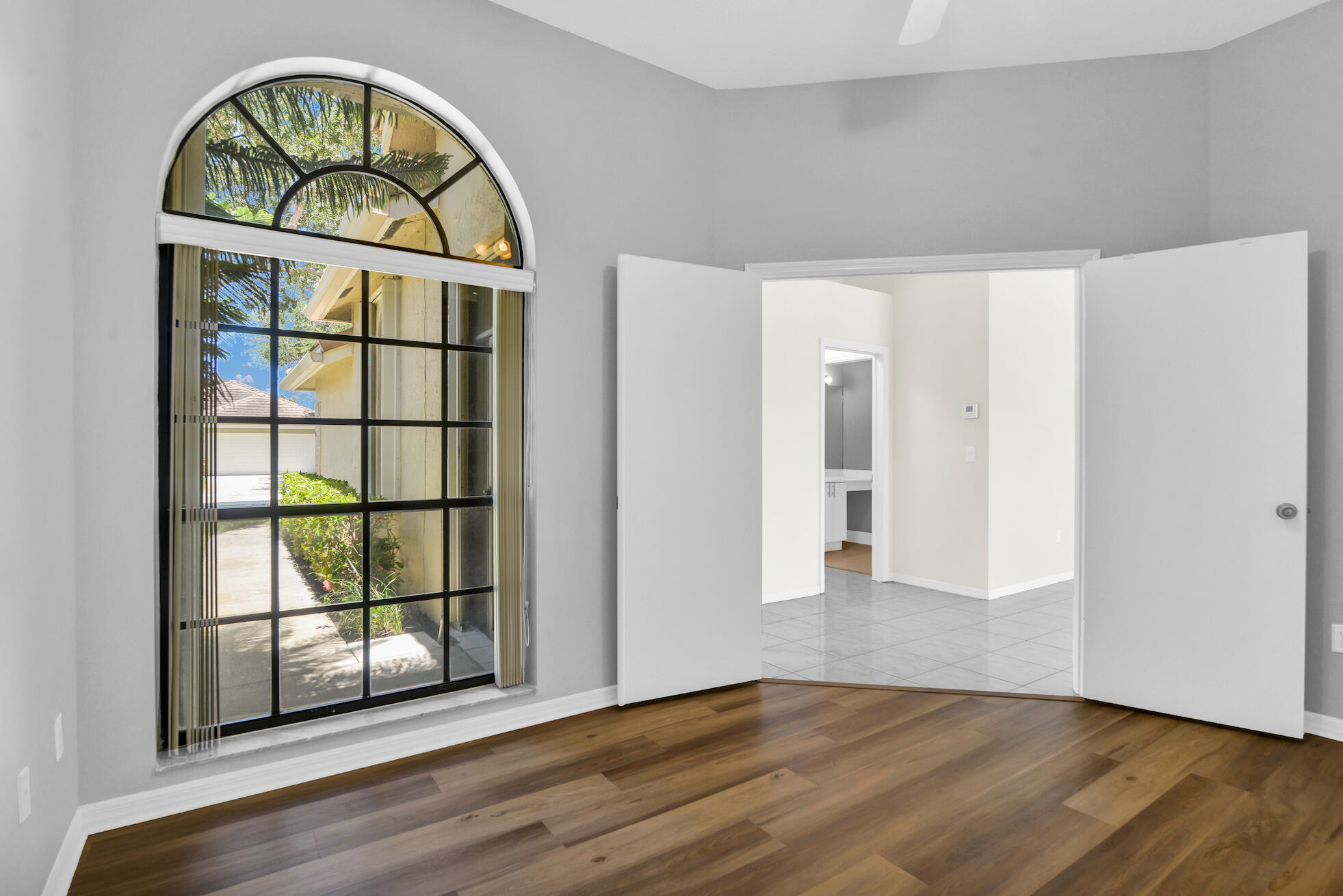 4800 Sherwood Forest Drive