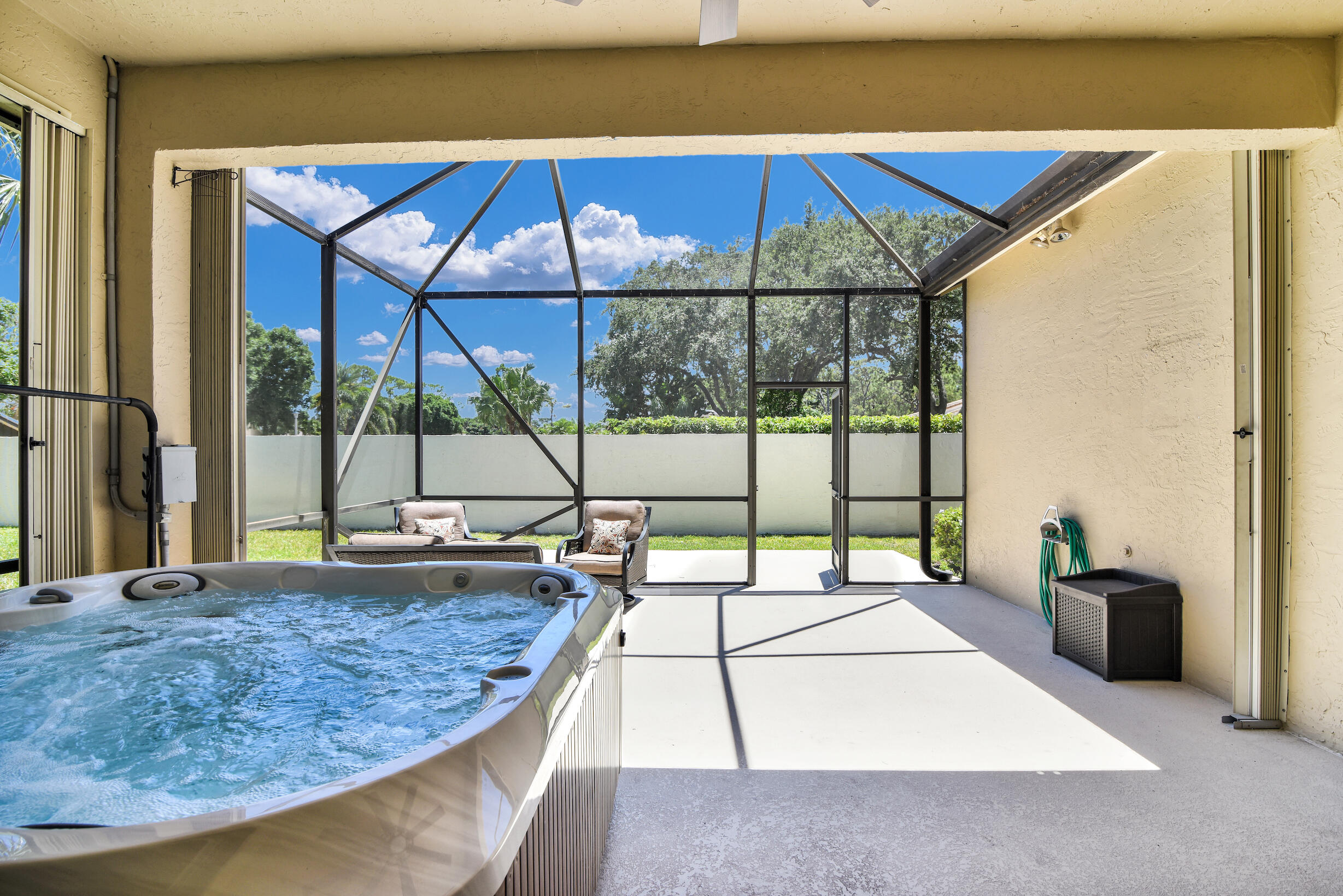 4800 Sherwood Forest Drive