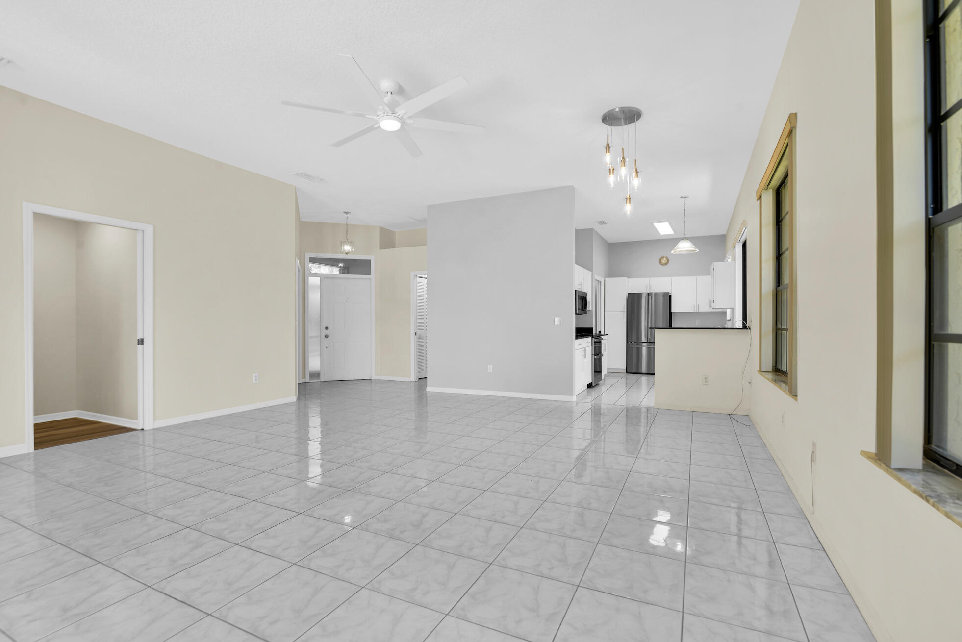 4800 Sherwood Forest Drive