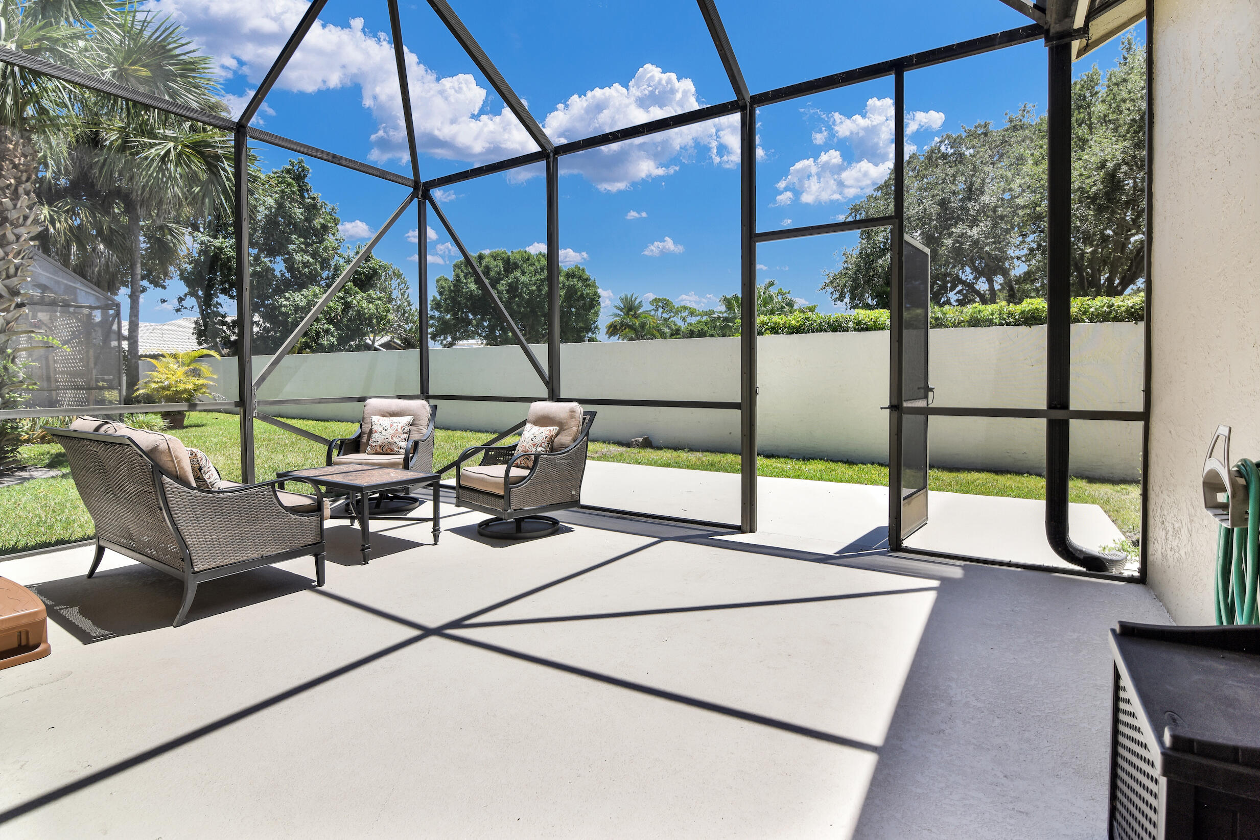 4800 Sherwood Forest Drive