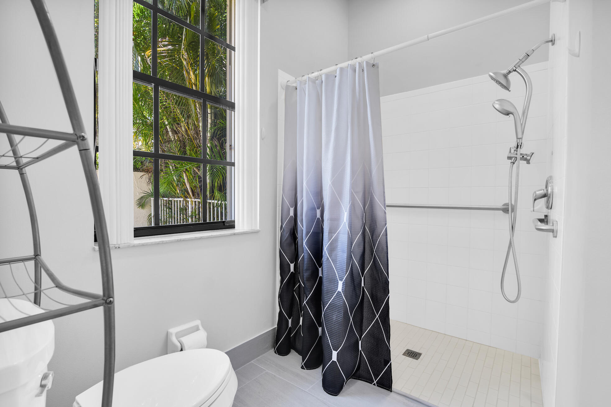 4800 Sherwood Forest Drive