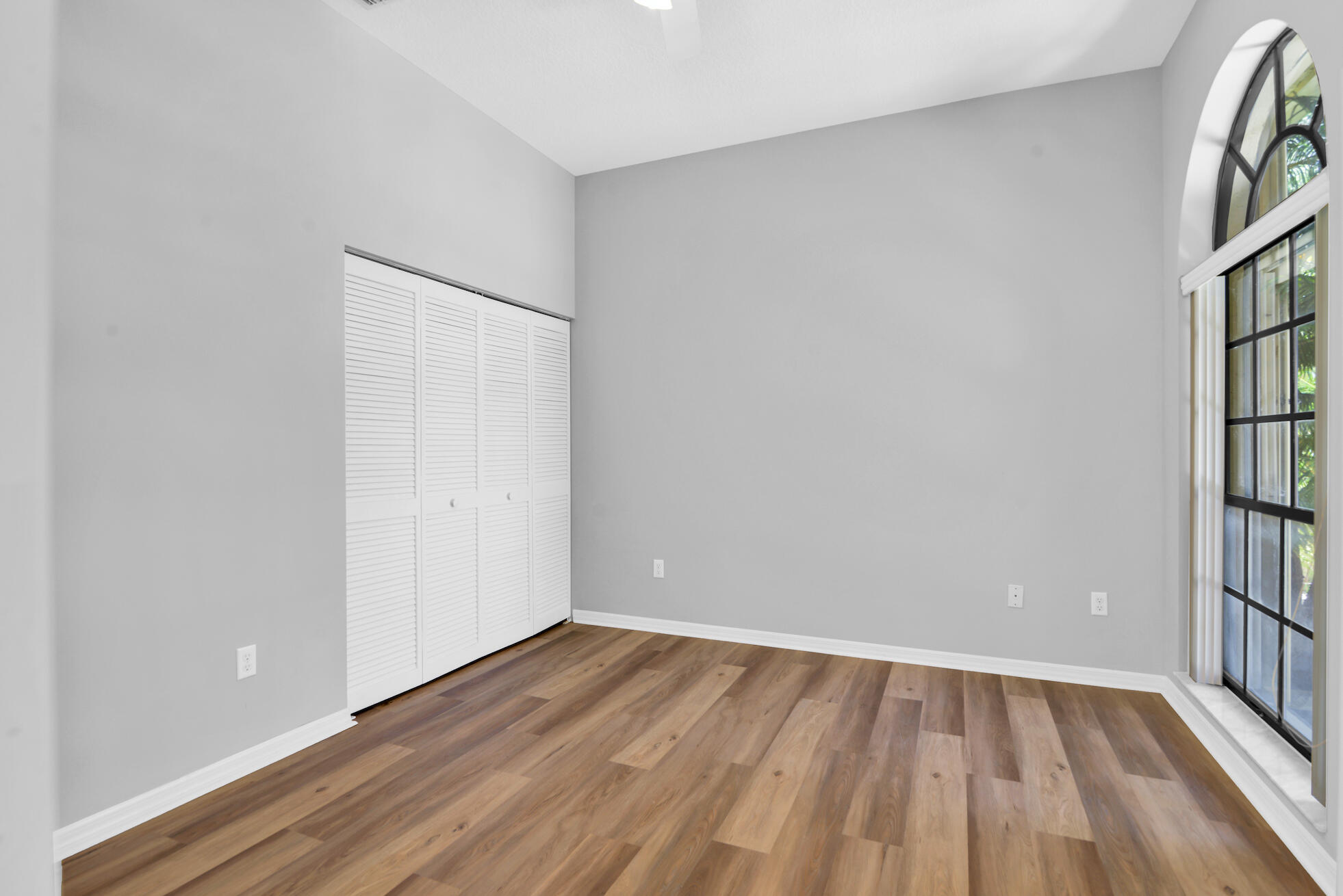 4800 Sherwood Forest Drive