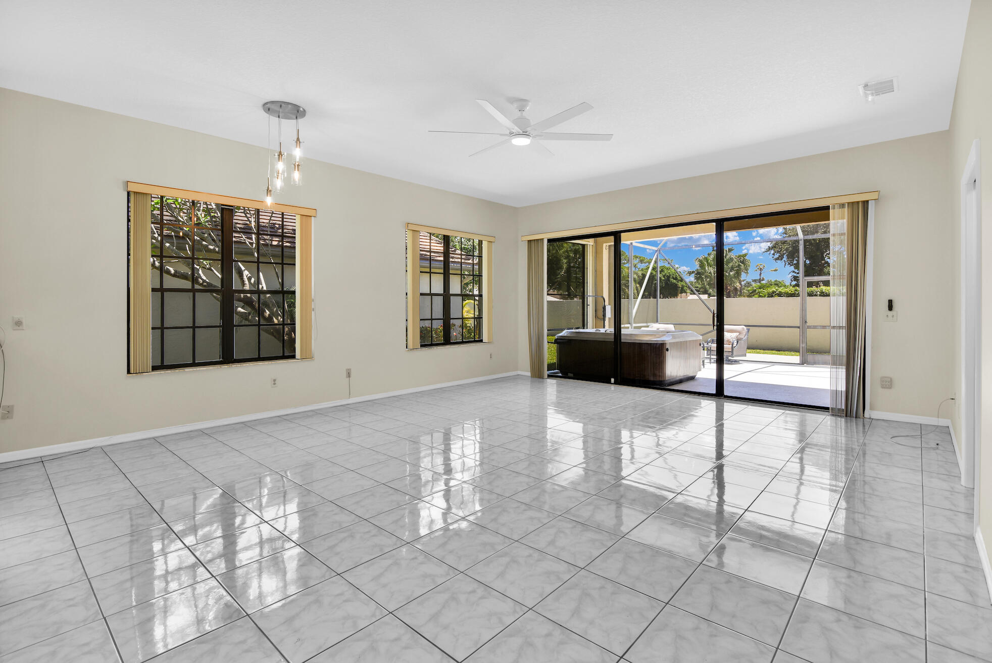 4800 Sherwood Forest Drive