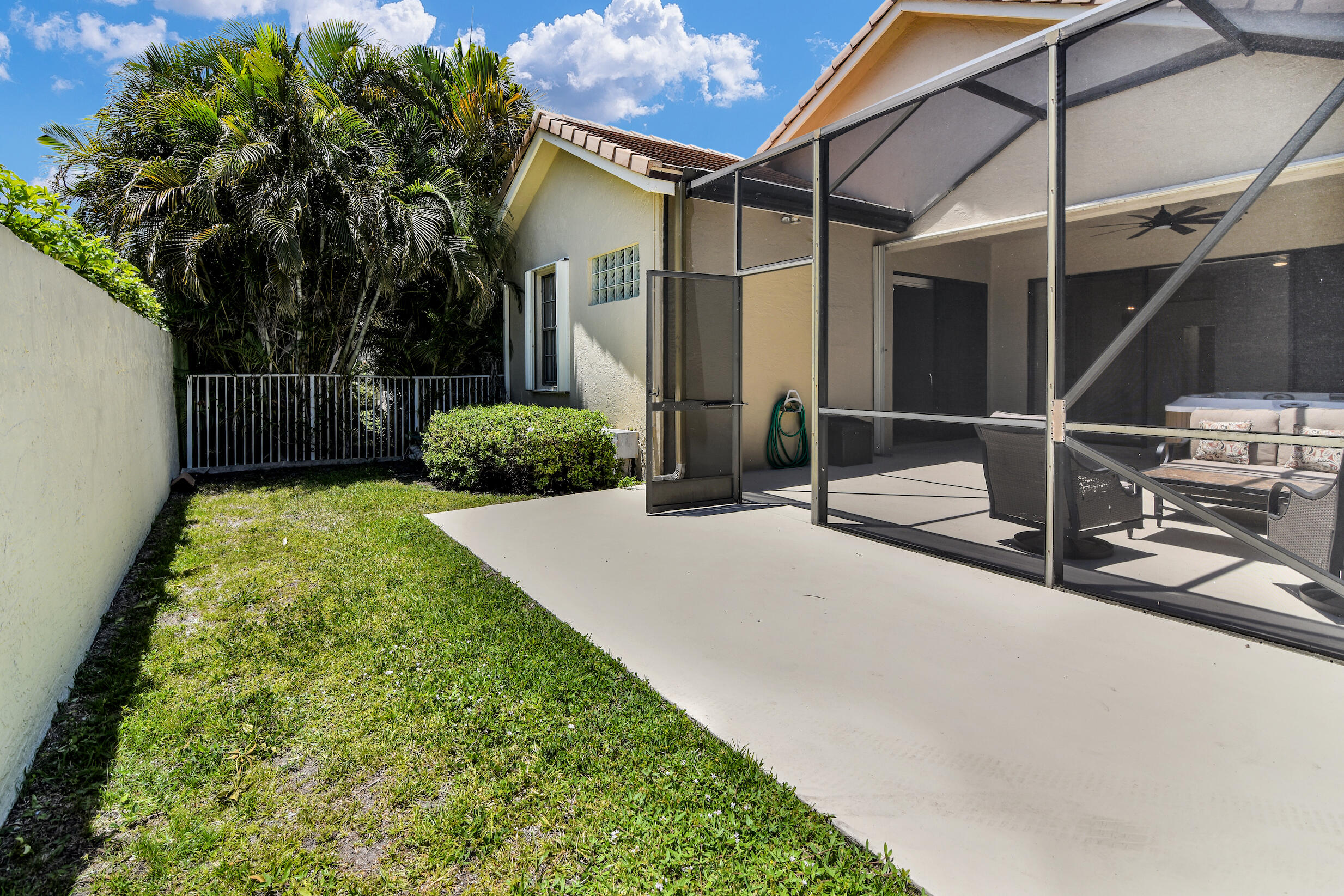 4800 Sherwood Forest Drive