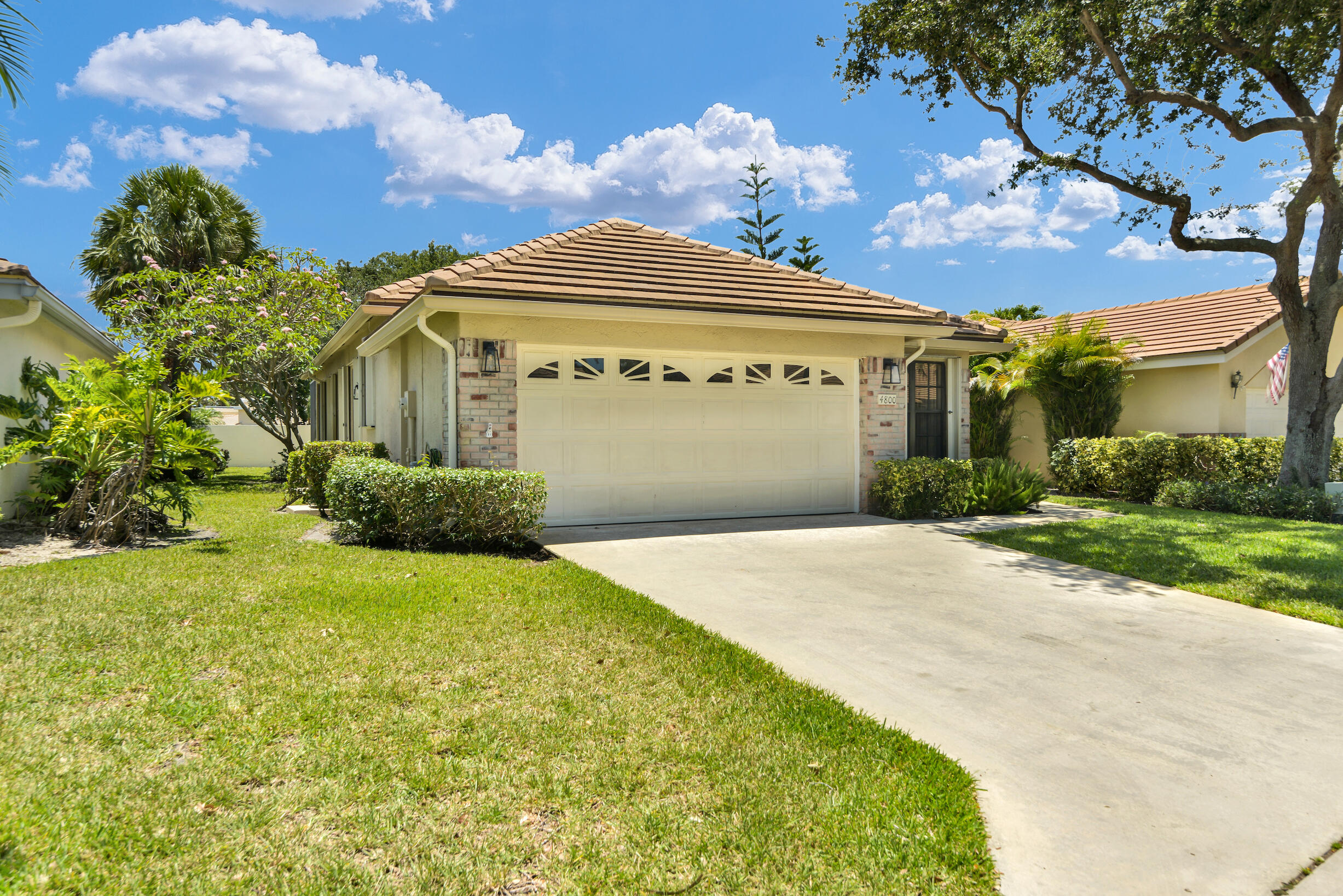 4800 Sherwood Forest Drive