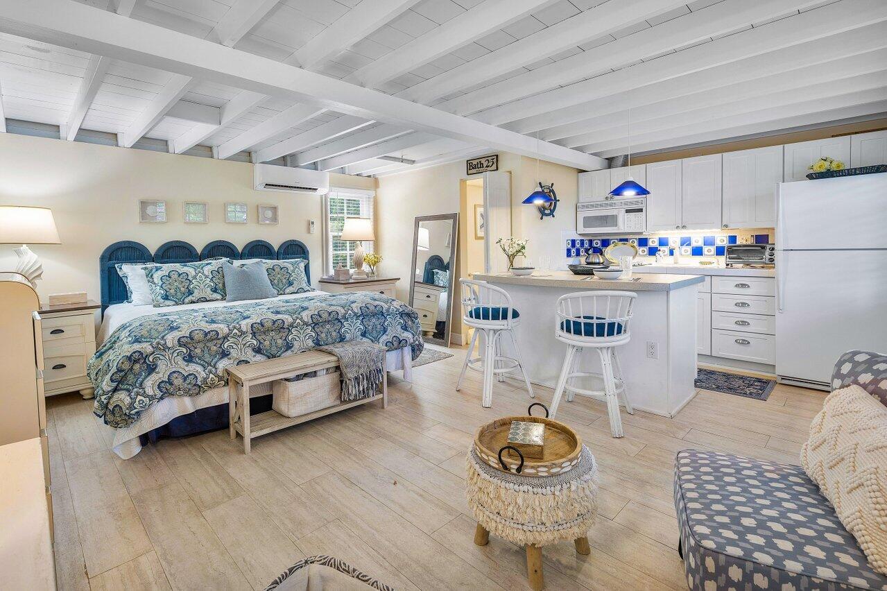 521 N Swinton Avenue