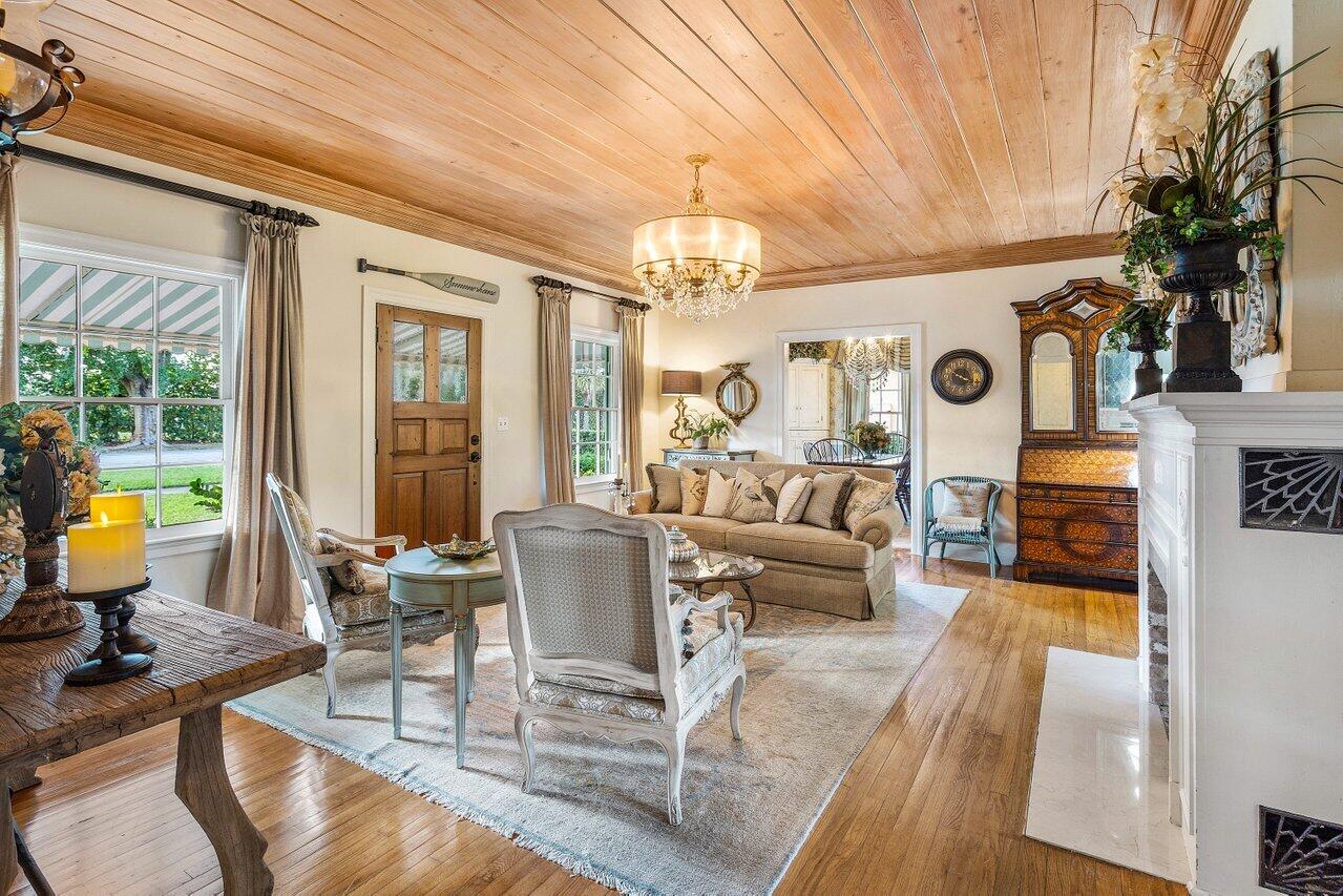 521 N Swinton Avenue