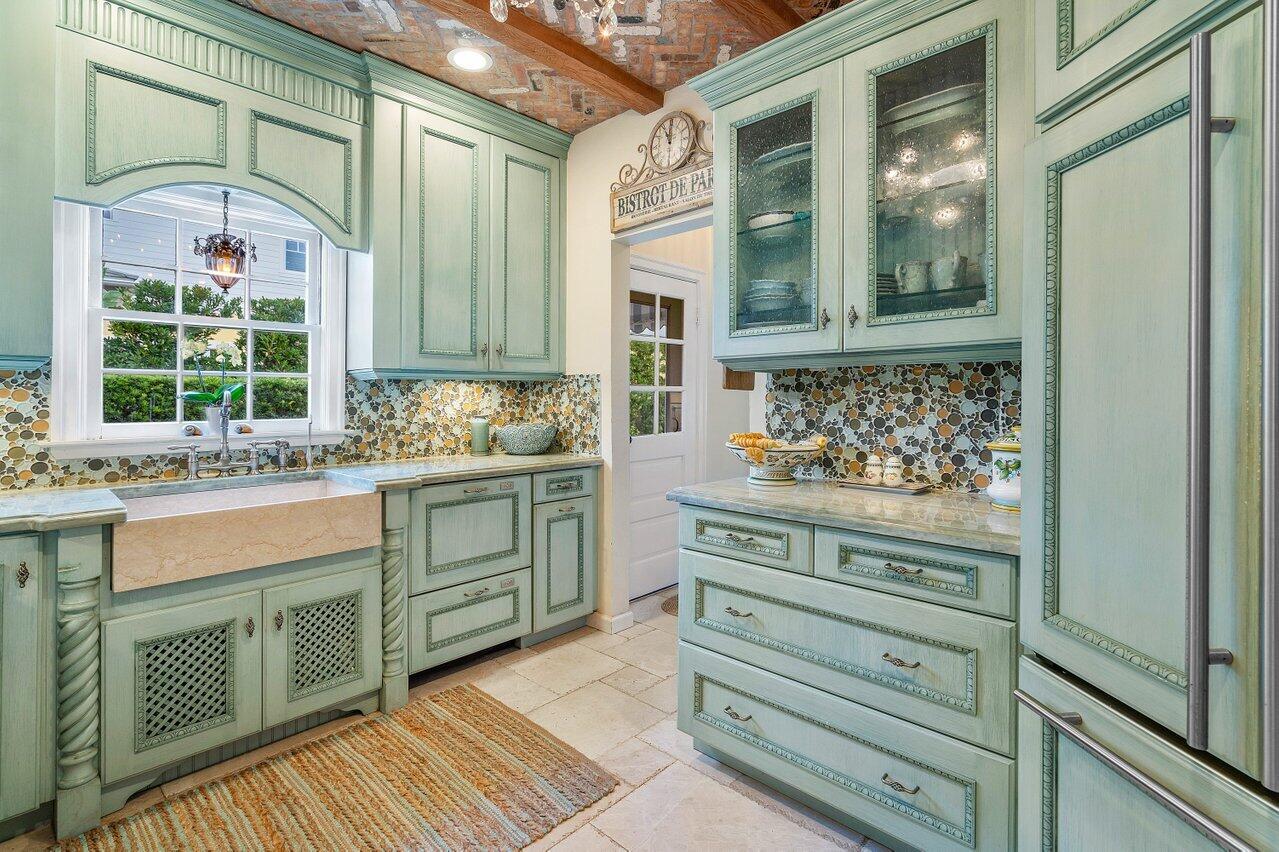 521 N Swinton Avenue